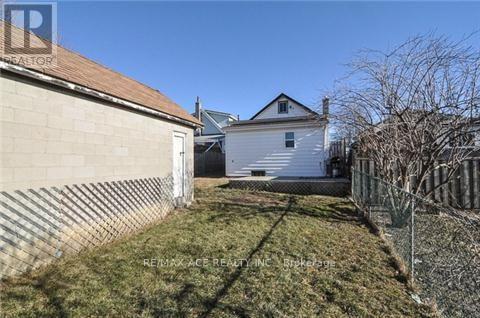 132 Grenfell Street, Oshawa, Ontario  L1J 4W2 - Photo 2 - E12674588
