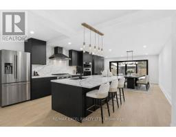 34 RAYMOND AVENUE, Toronto, Ontario