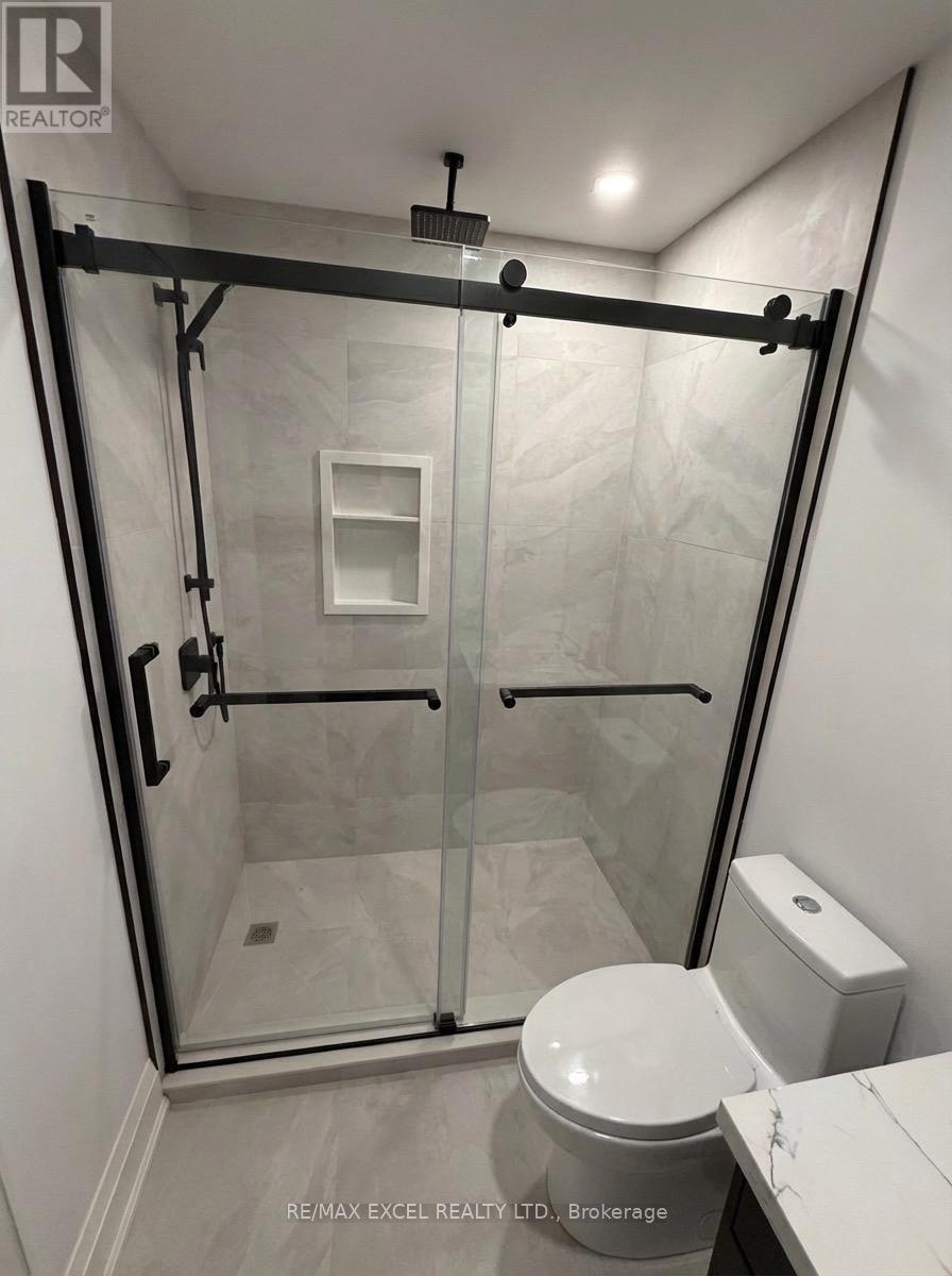 34 Raymond Avenue, Toronto, Ontario  M6S 2B3 - Photo 24 - W12656106