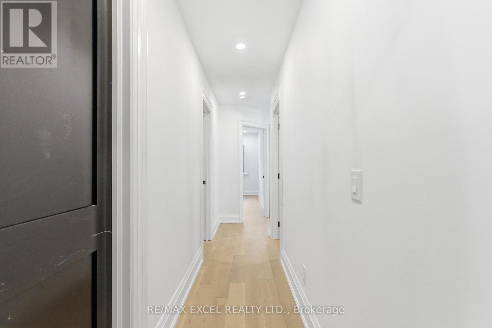 34 Raymond Avenue, Toronto, Ontario  M6S 2B3 - Photo 26 - W12656106