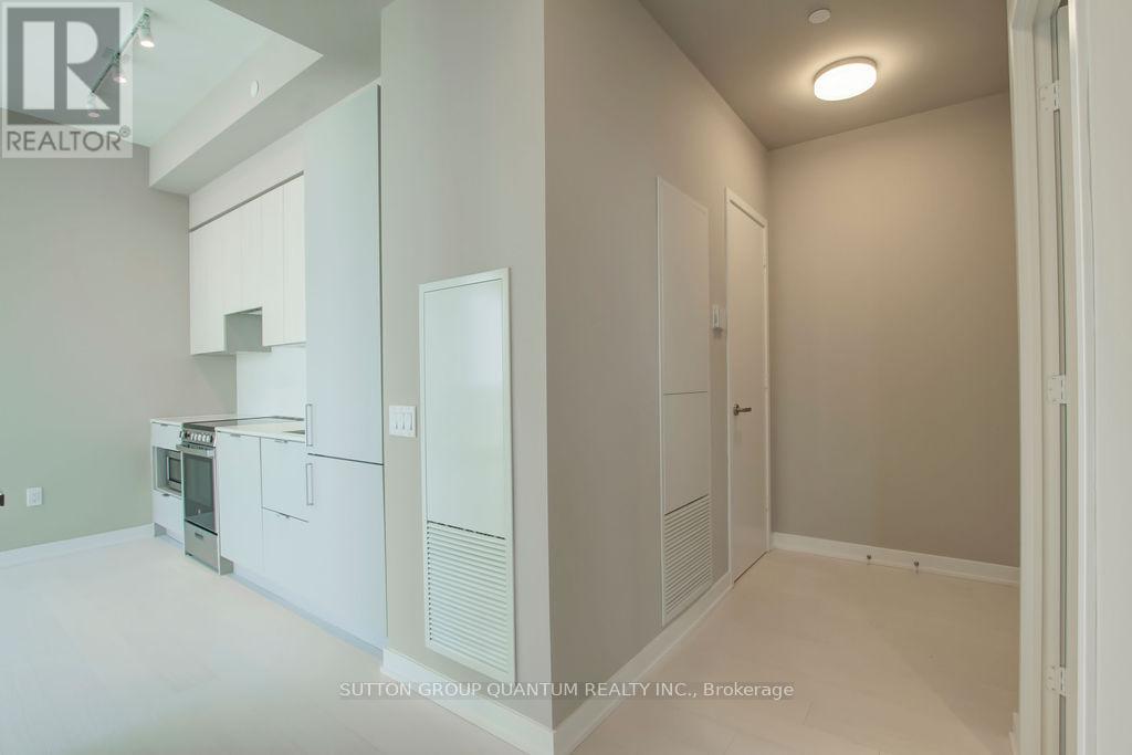 1904 - 3883 Quartz Road, Mississauga, Ontario  L5B 0M4 - Photo 4 - W12674594