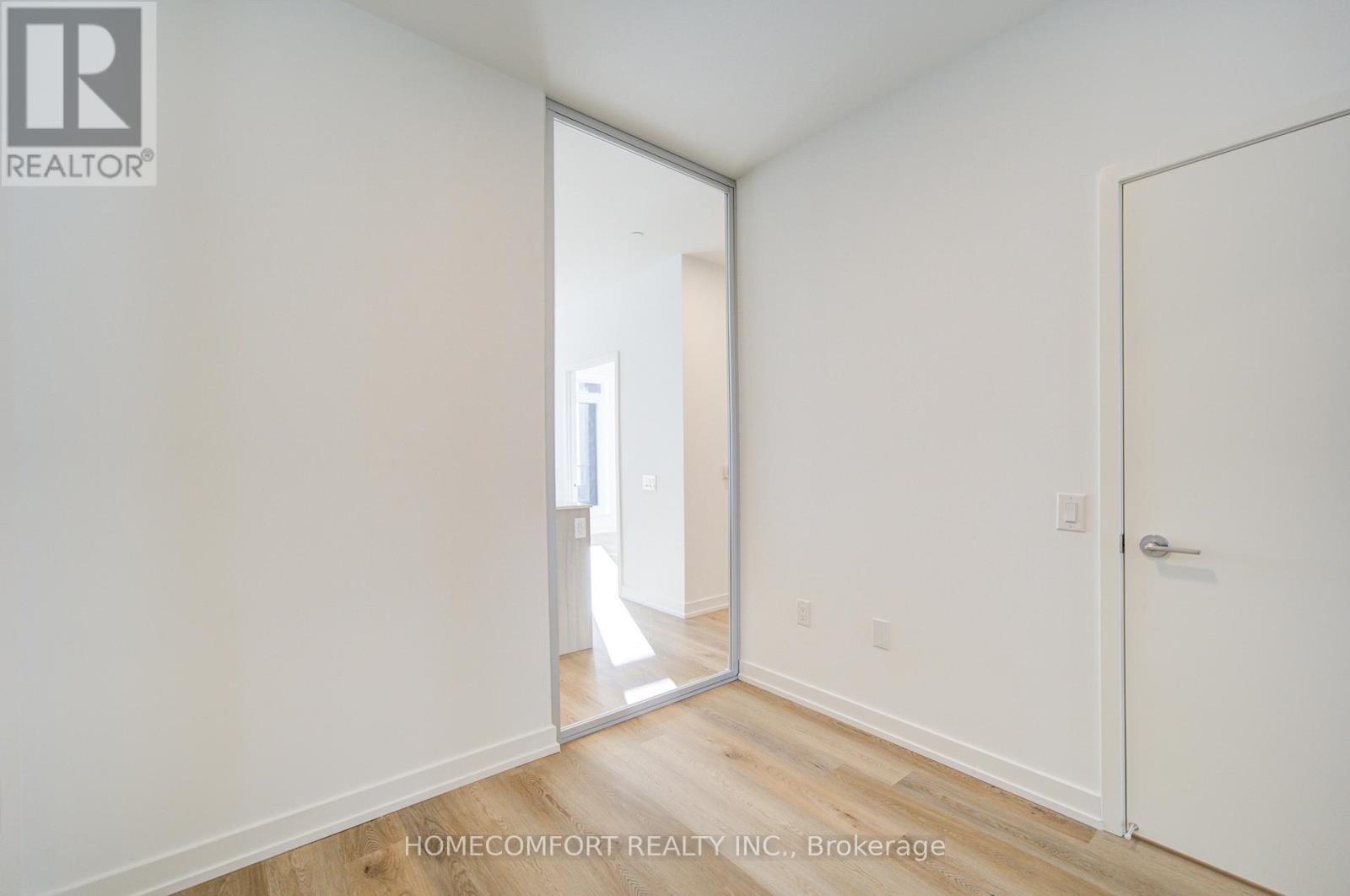 3807 - 395 Square One Drive, Mississauga, Ontario  L5B 0P6 - Photo 18 - W12674596