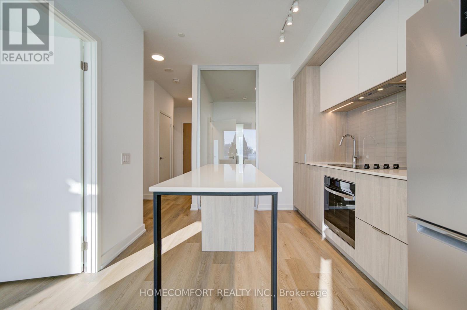 3807 - 395 Square One Drive, Mississauga, Ontario  L5B 0P6 - Photo 25 - W12674596