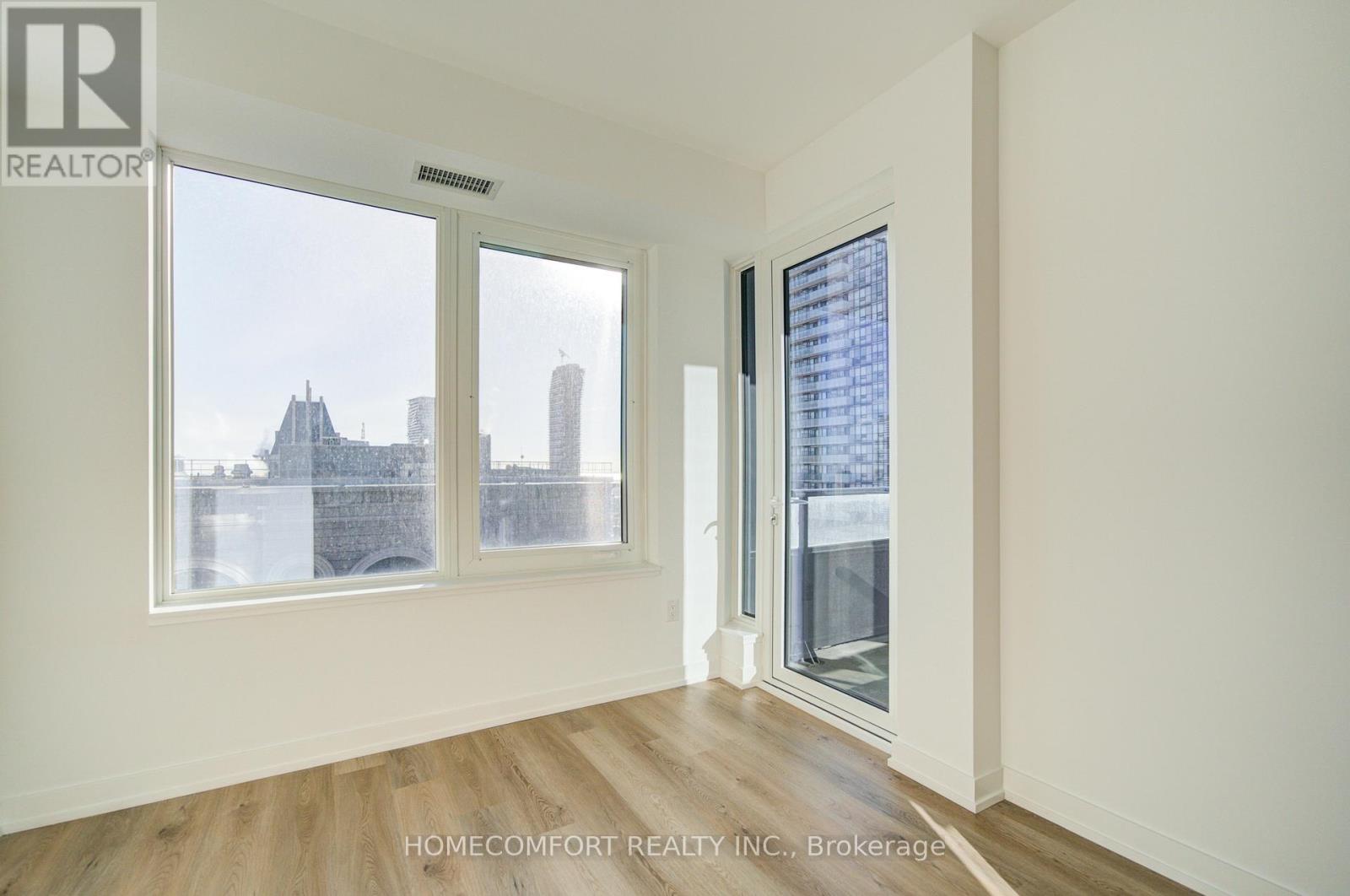 3807 - 395 Square One Drive, Mississauga, Ontario  L5B 0P6 - Photo 30 - W12674596