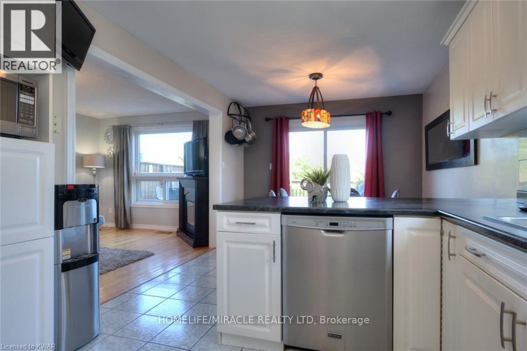 352 Bankside Drive, Kitchener, Ontario  N2N 3K1 - Photo 12 - X12674616