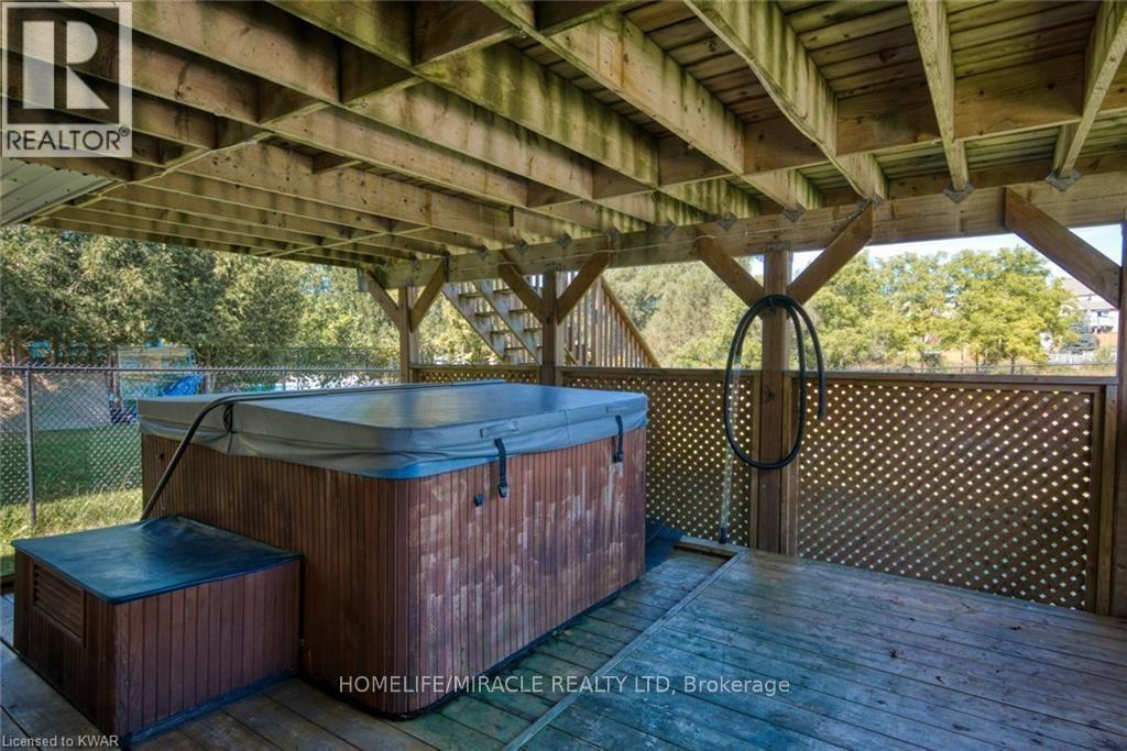 352 Bankside Drive, Kitchener, Ontario  N2N 3K1 - Photo 6 - X12674616