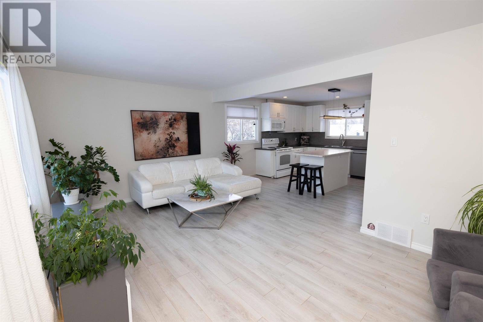 587 Faircrest St, Thunder Bay, Ontario  P7B 2C1 - Photo 4 - TB2600021