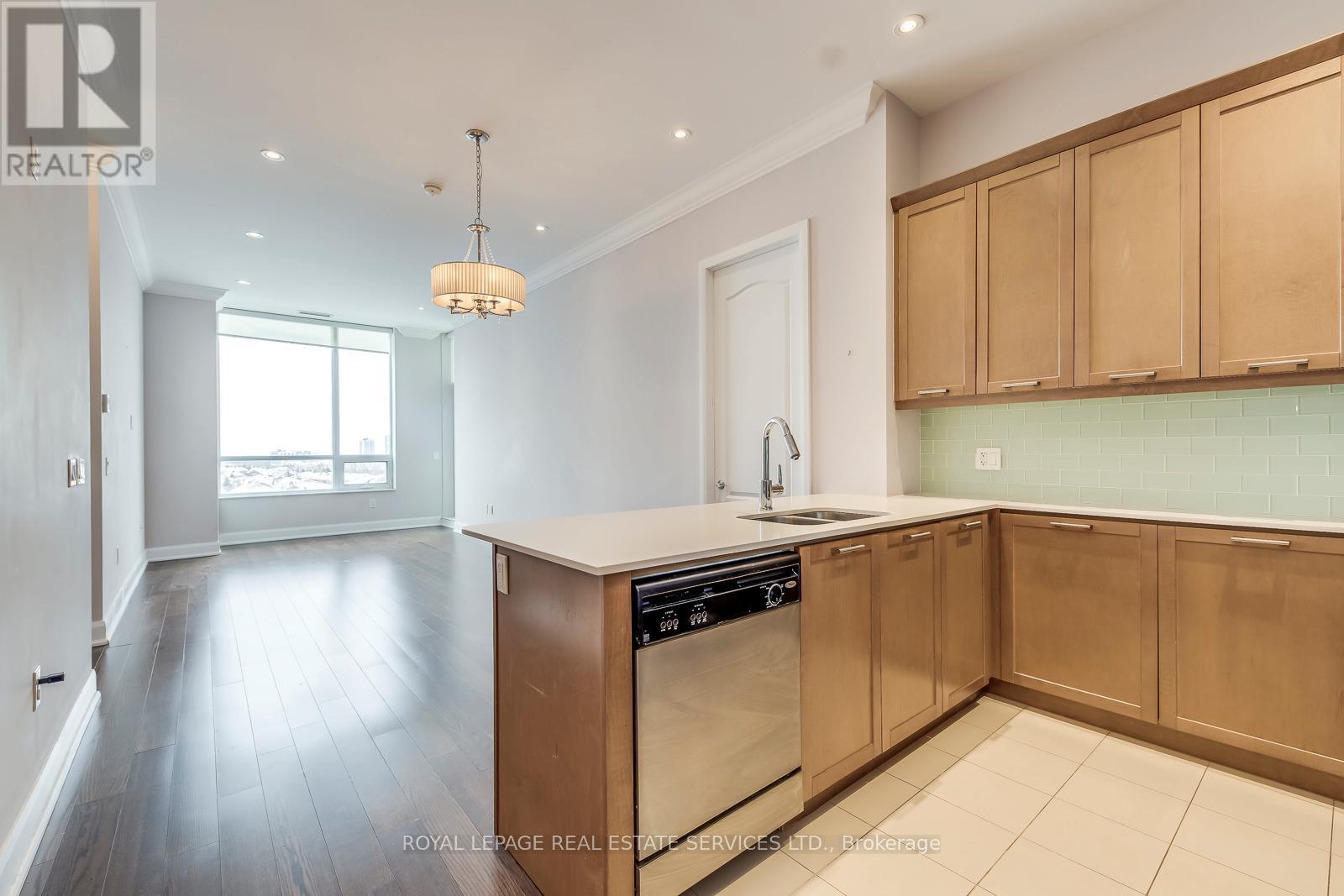 701 - 2470 Prince Michael Drive, Oakville, Ontario  L6H 0G9 - Photo 17 - W12604778