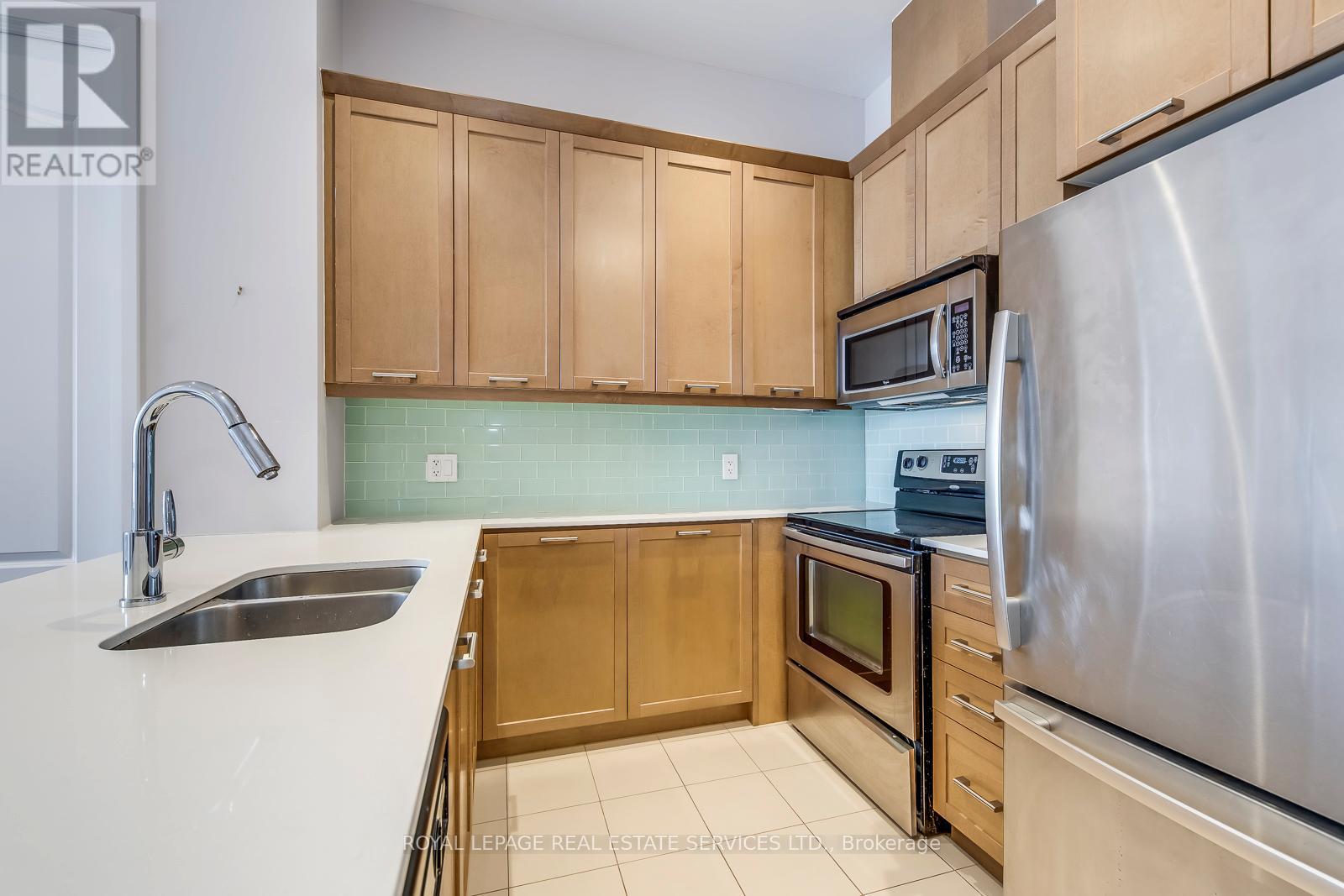 701 - 2470 Prince Michael Drive, Oakville, Ontario  L6H 0G9 - Photo 13 - W12604778