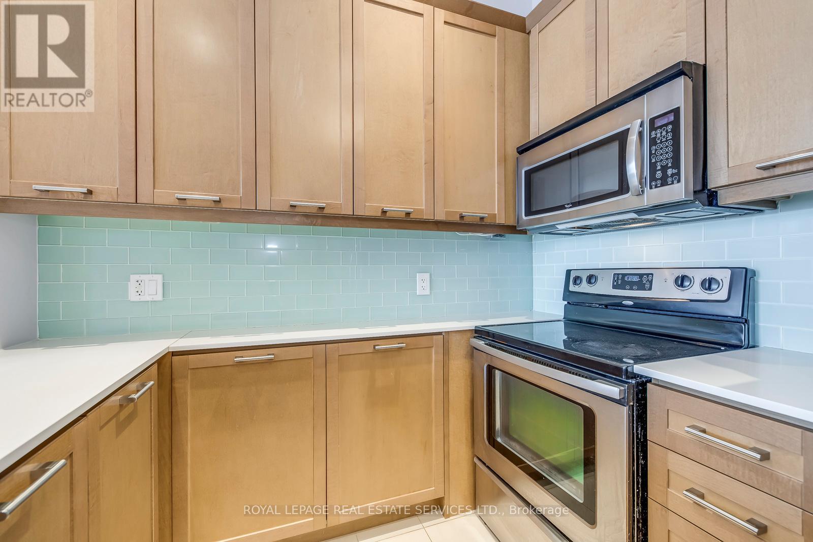 701 - 2470 Prince Michael Drive, Oakville, Ontario  L6H 0G9 - Photo 14 - W12604778