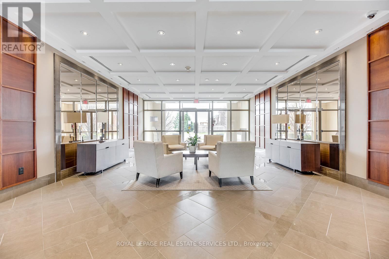 701 - 2470 Prince Michael Drive, Oakville, Ontario  L6H 0G9 - Photo 4 - W12604778