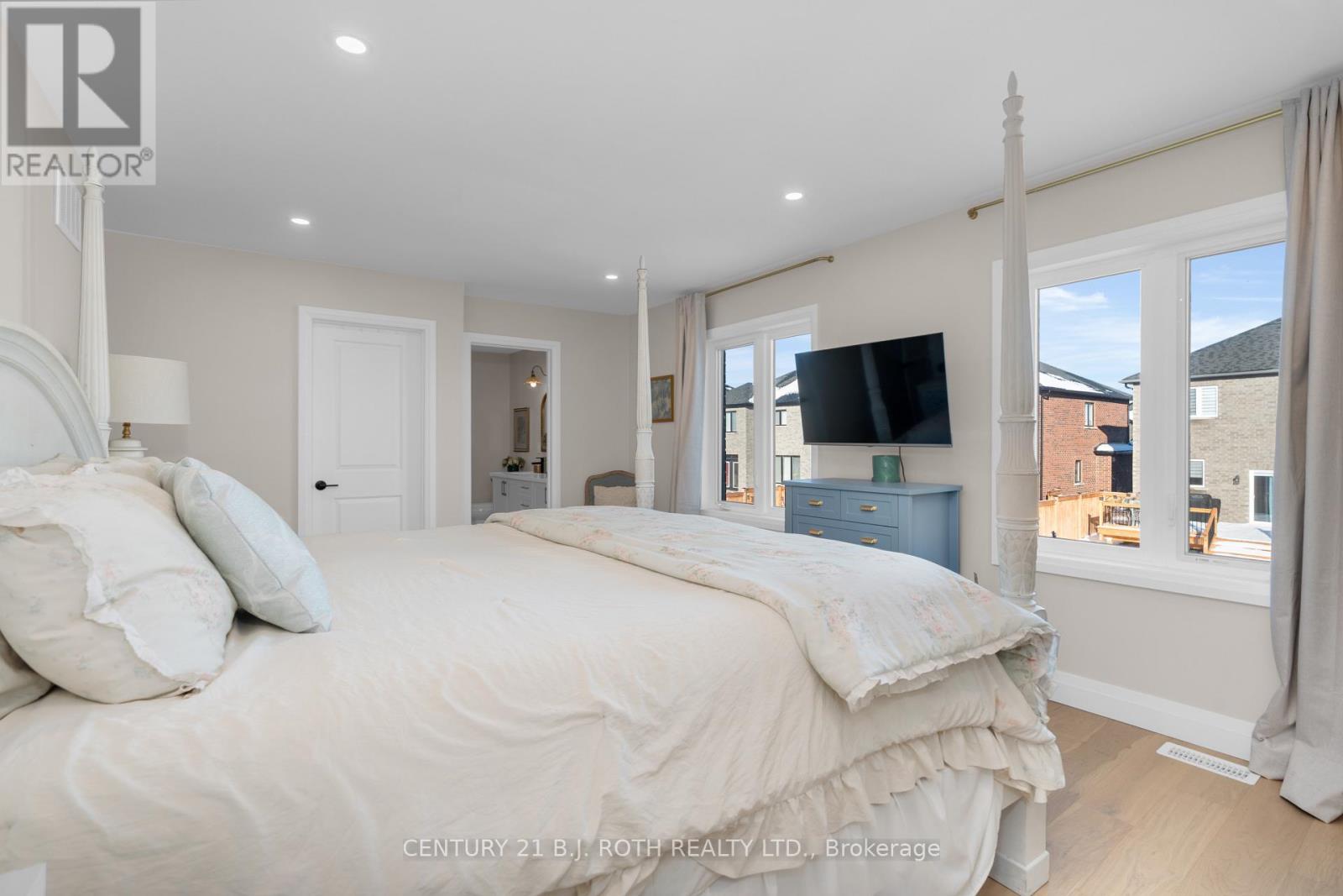 19 Rowley Crescent, Springwater, Ontario  L0L 1P0 - Photo 20 - S12607374