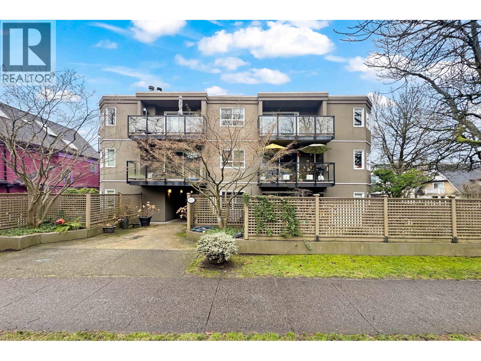 205 111 W 10TH AVENUE, Vancouver, British Columbia