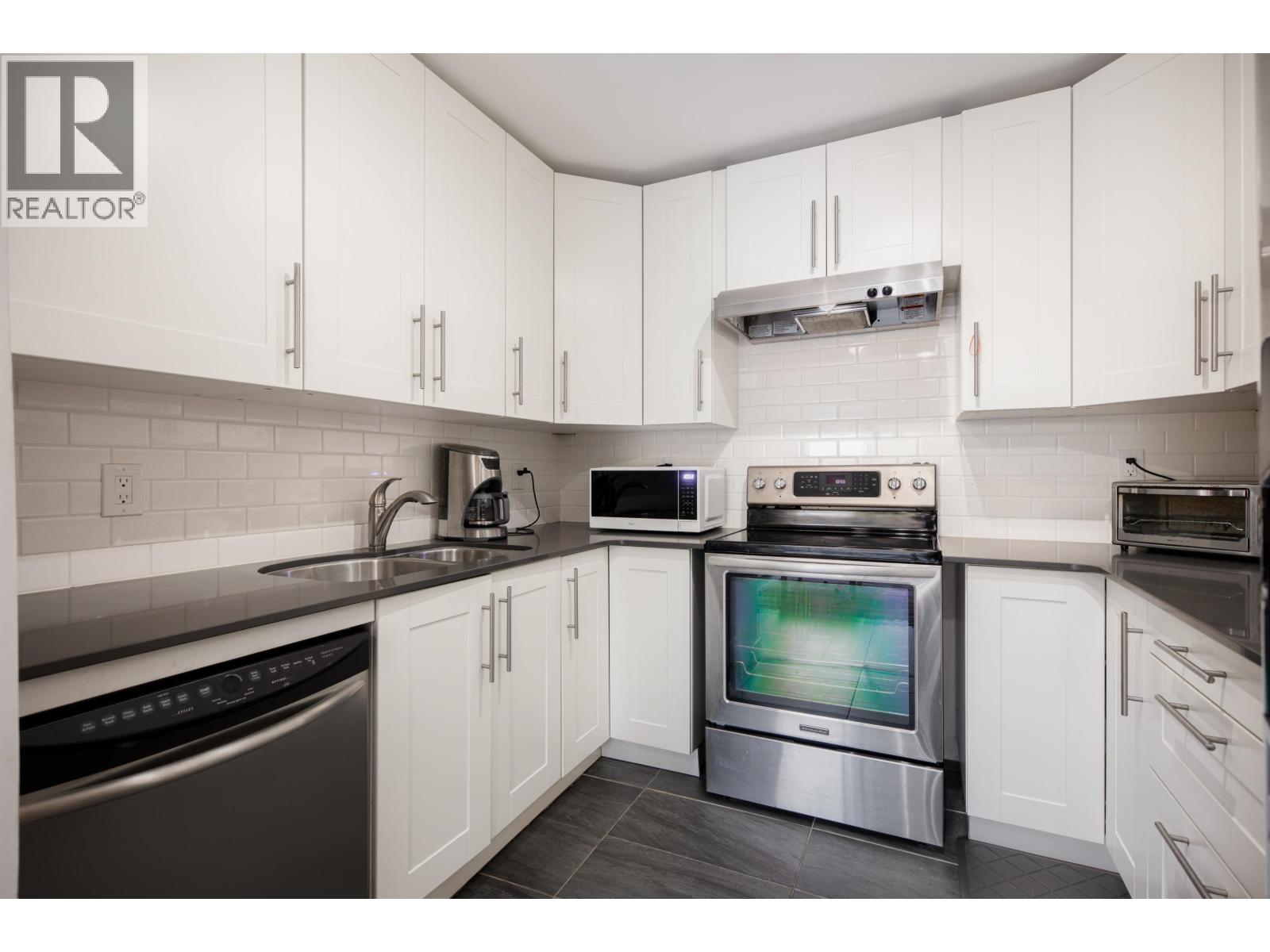 215 251 W 4th Street, North Vancouver, British Columbia  V7M 1H8 - Photo 13 - R3077287