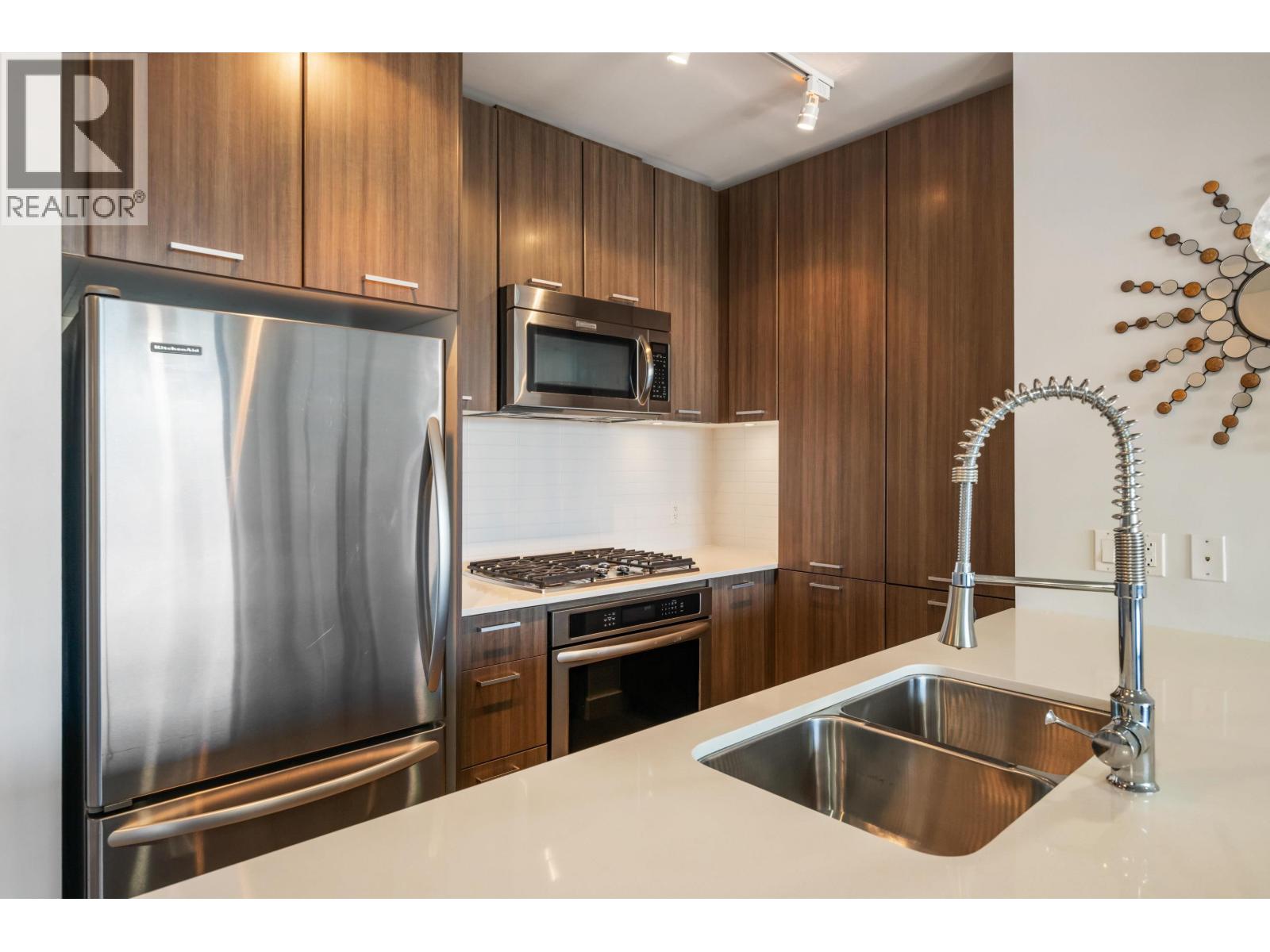 2202 301 Capilano Road, Port Moody, British Columbia  V3H 0G6 - Photo 8 - R3077292