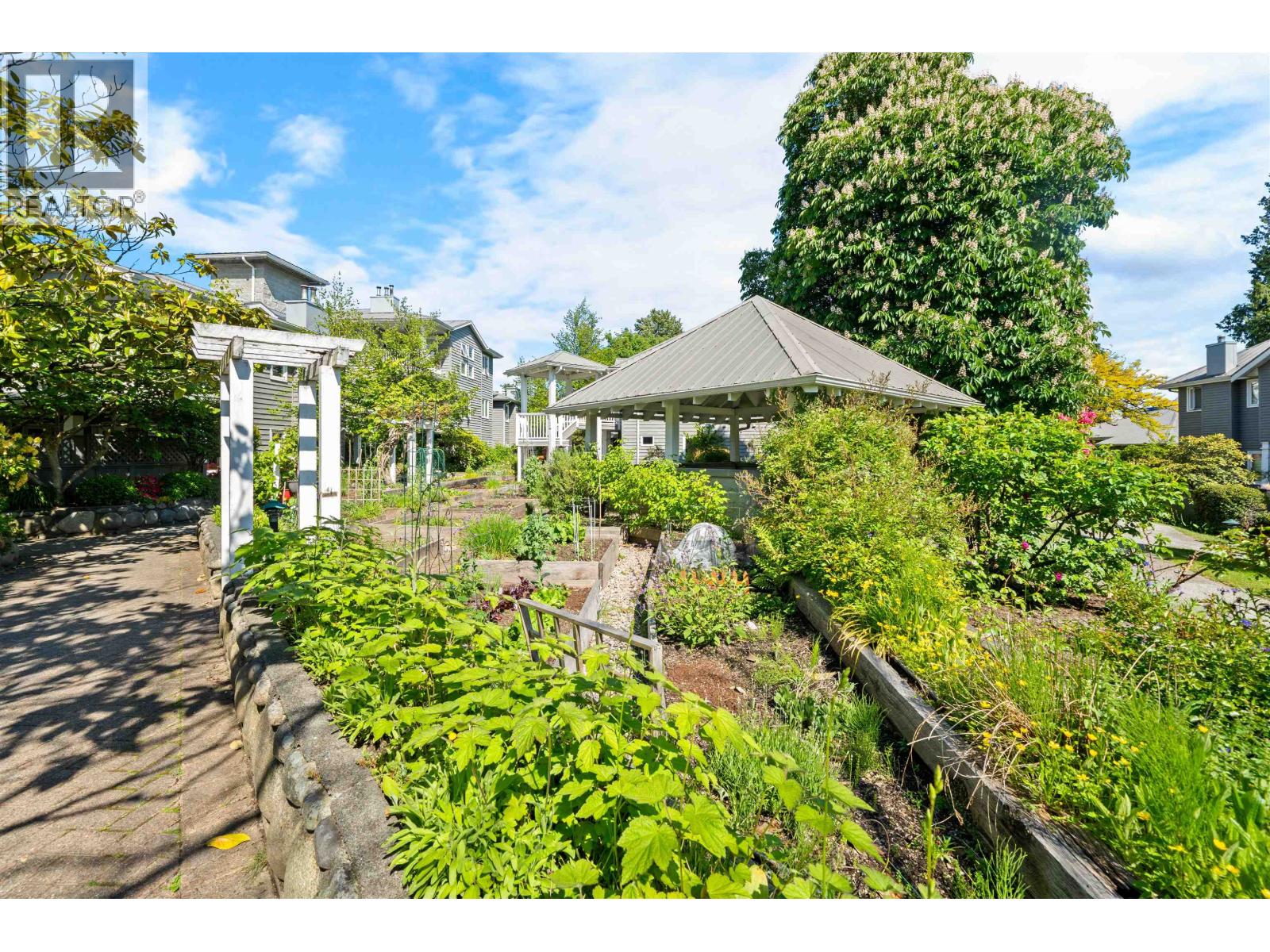 204 1528 Bowser Avenue, North Vancouver, British Columbia  V7P 2Y3 - Photo 28 - R3077302