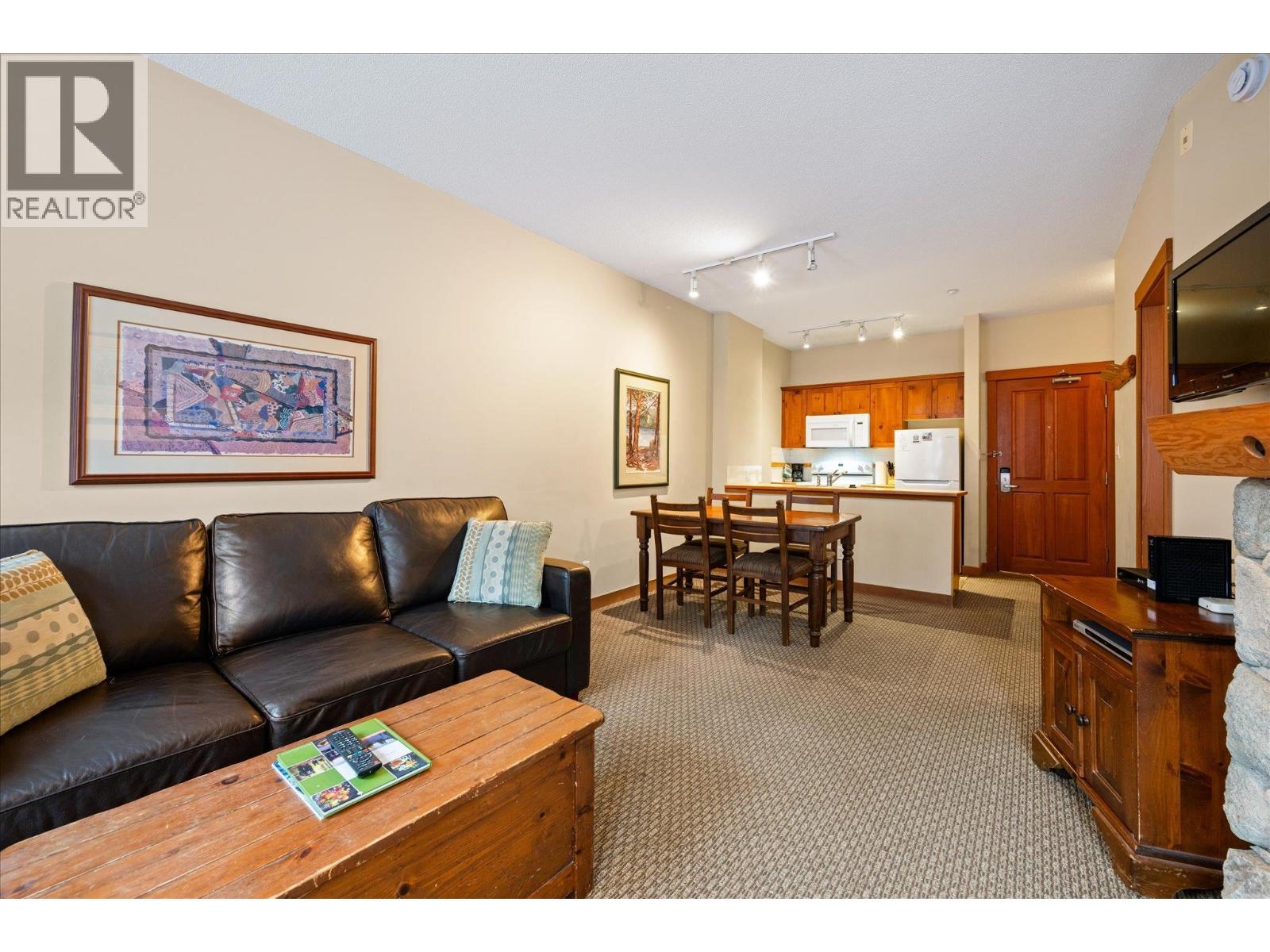 212 4660 Blackcomb Way, Whistler, British Columbia  V8E 0Y8 - Photo 4 - R3077306