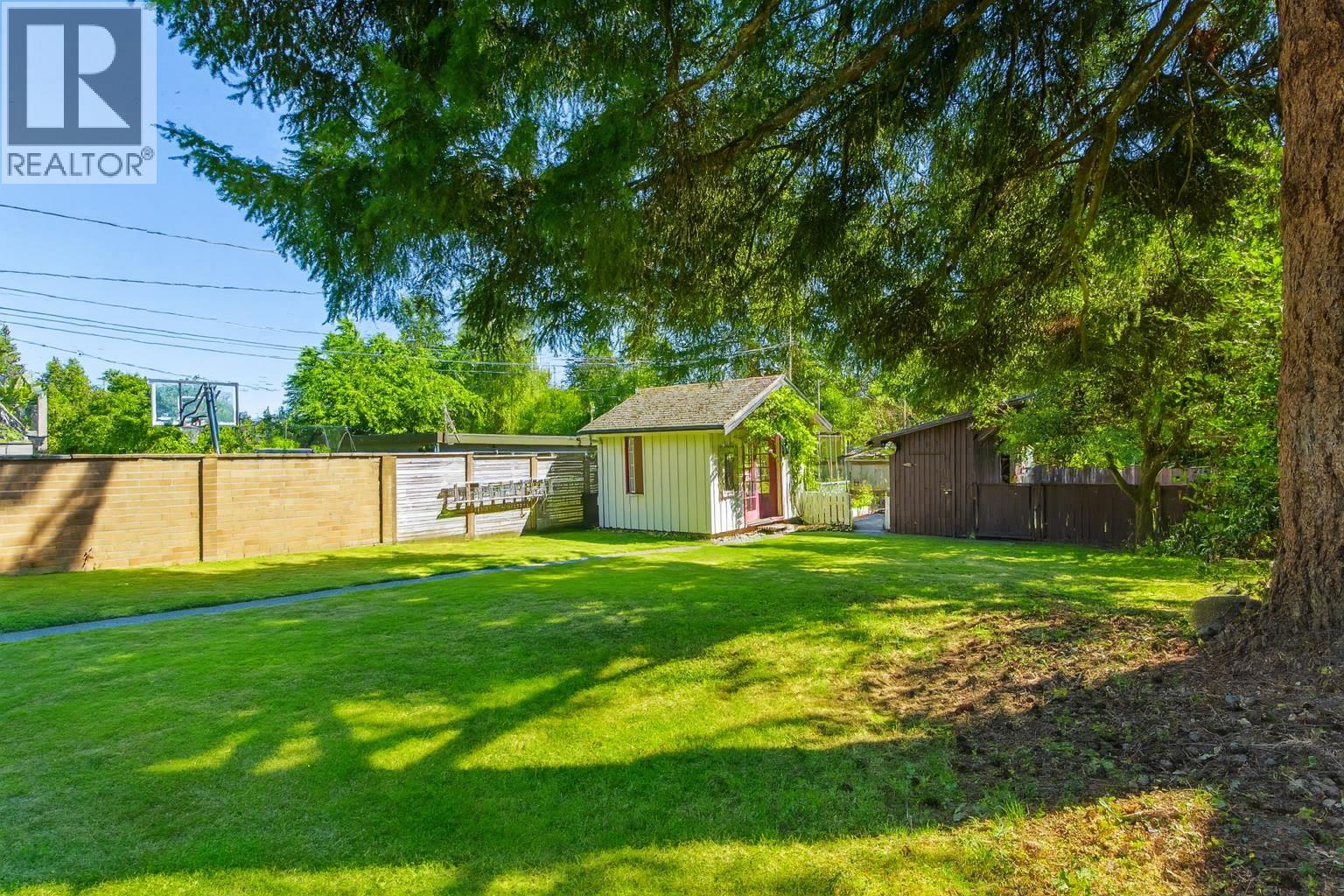 865 E 12th Street, North Vancouver, British Columbia  V7L 2L2 - Photo 3 - R3077298