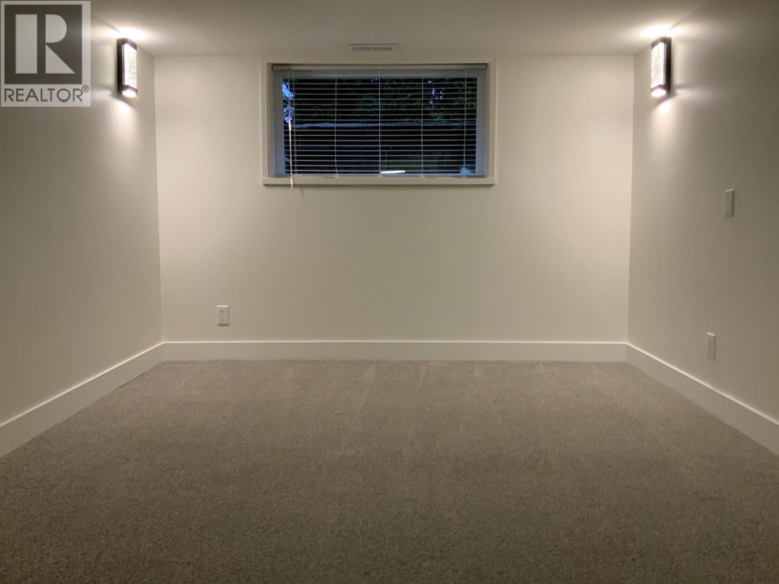 865 E 12th Street, North Vancouver, British Columbia  V7L 2L2 - Photo 35 - R3077298