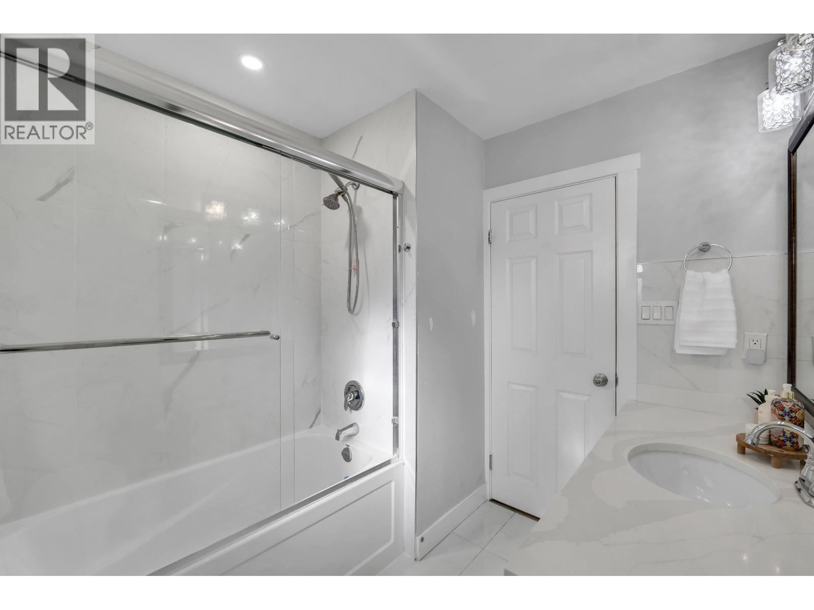 2026 Garibaldi Way, Squamish, British Columbia  V0N 1T0 - Photo 12 - R3077301