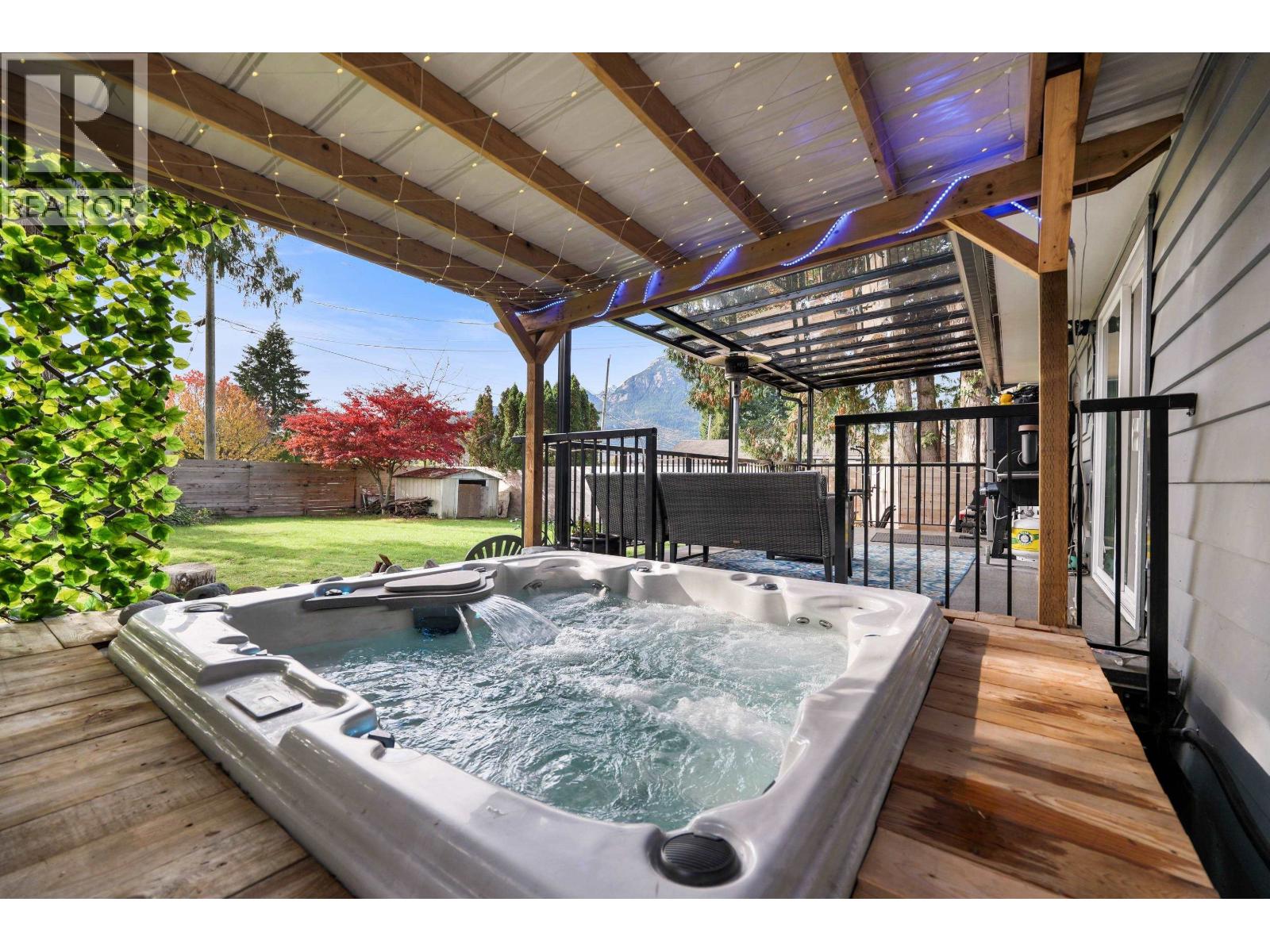 2026 Garibaldi Way, Squamish, British Columbia  V0N 1T0 - Photo 19 - R3077301