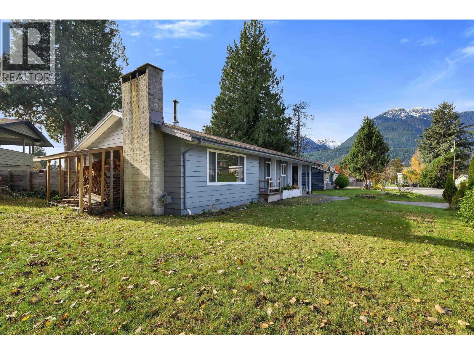 2026 Garibaldi Way, Squamish, British Columbia  V0N 1T0 - Photo 24 - R3077301