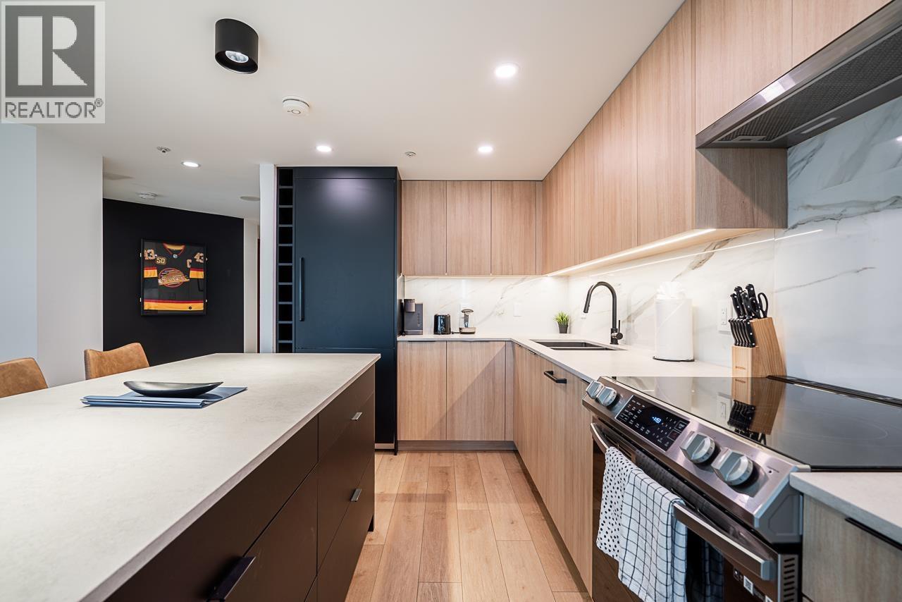 1201 1050 Burrard Street, Vancouver, British Columbia  V6Z 2S3 - Photo 2 - R3076877