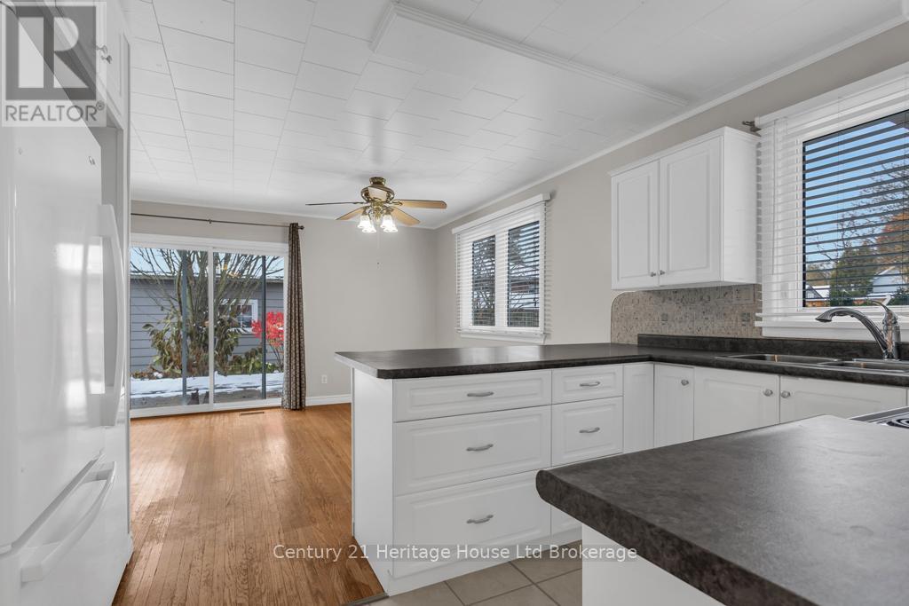 43 Concession Street E, Tillsonburg, Ontario  N4G 1P2 - Photo 27 - X12541434