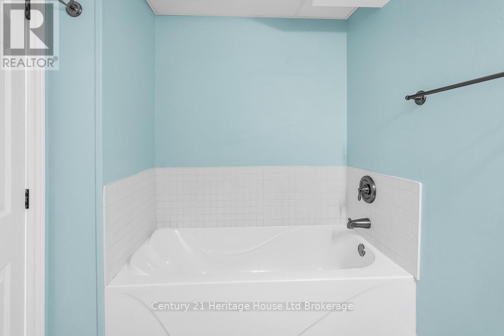 43 Concession Street E, Tillsonburg, Ontario  N4G 1P2 - Photo 36 - X12541434