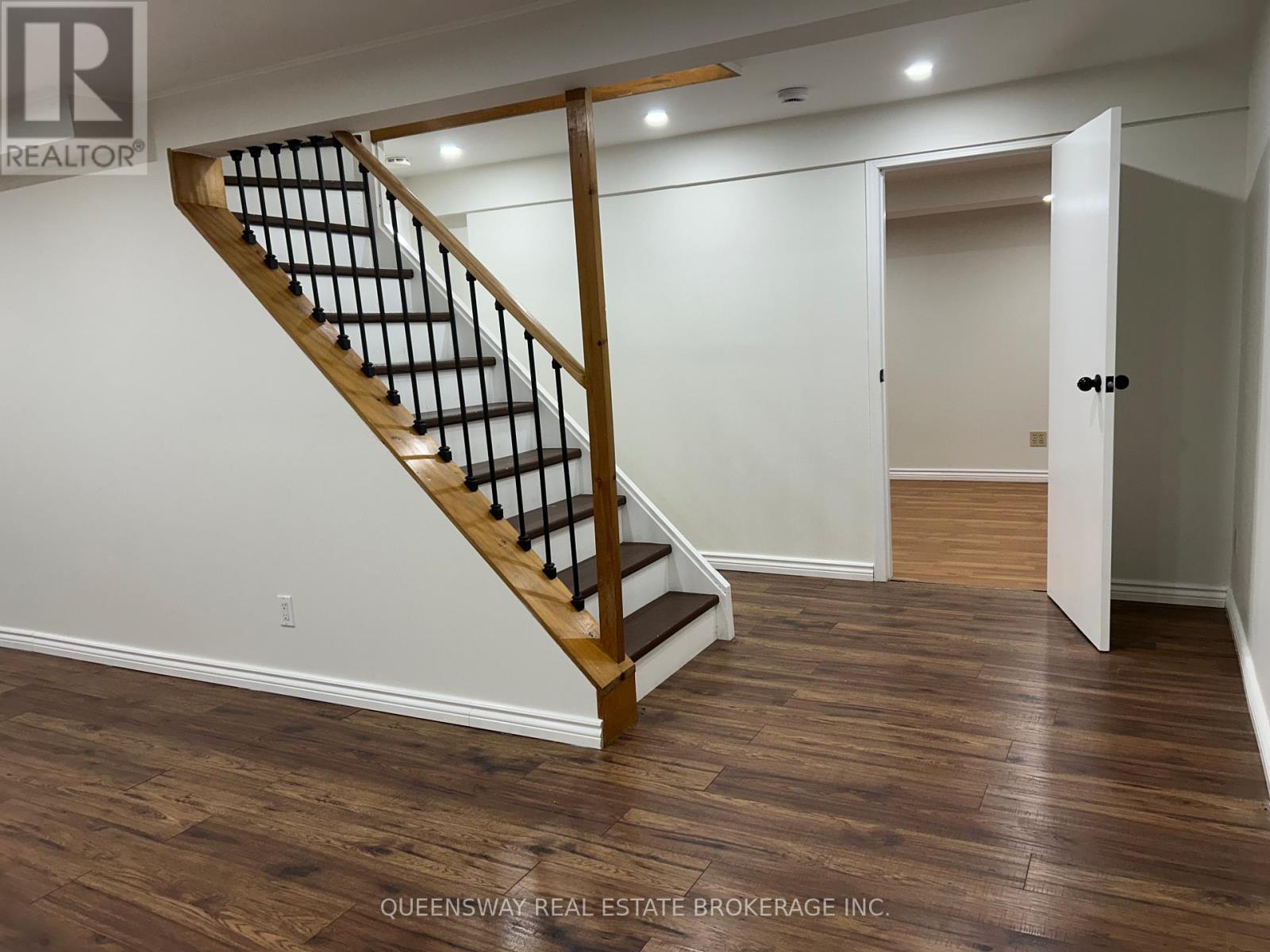 2-7 Empson Court, Ajax, Ontario  L1S 3Y3 - Photo 4 - E12674634