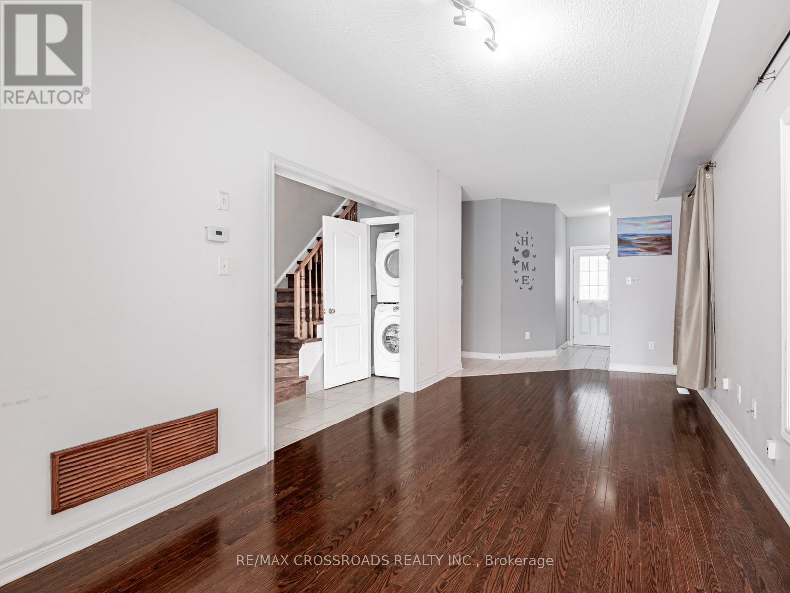 81 Lahore Crescent, Markham, Ontario  L3S 0A6 - Photo 4 - N12674668