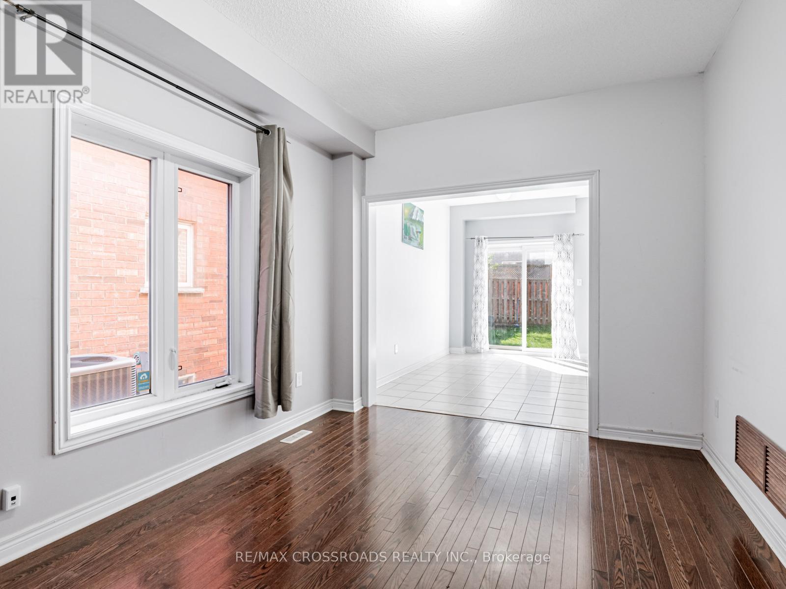 81 Lahore Crescent, Markham, Ontario  L3S 0A6 - Photo 7 - N12674668