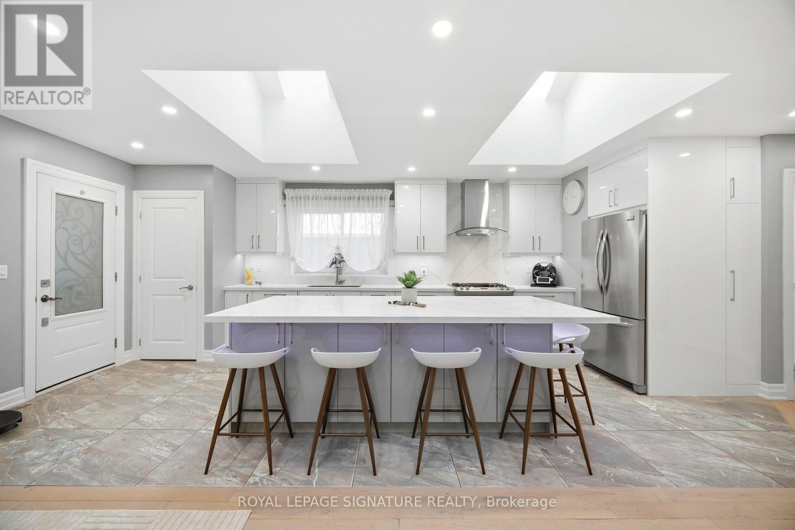 30 Coules Court, Toronto, Ontario  M8W 2N9 - Photo 10 - W12674338