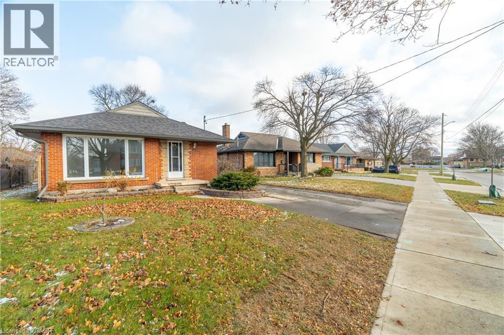 220 Bruce Street, Kitchener, Ontario  N2B 1Z3 - Photo 2 - 40796960