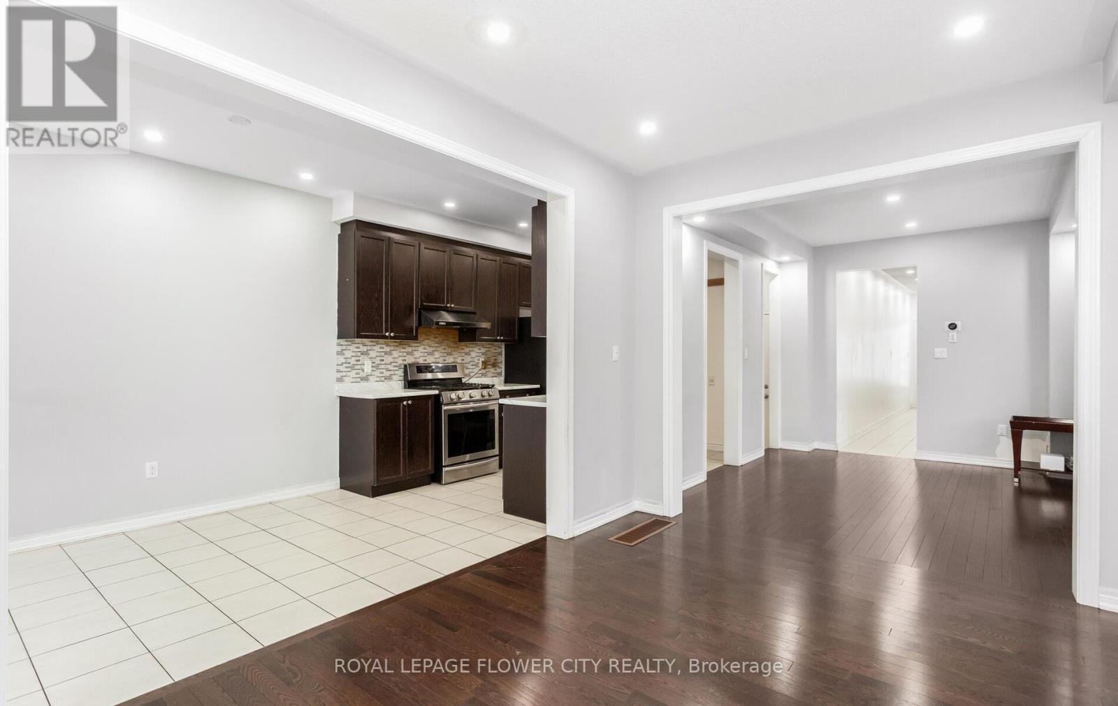 106 Lanark Circle, Brampton, Ontario  L6X 5L3 - Photo 13 - W12674632