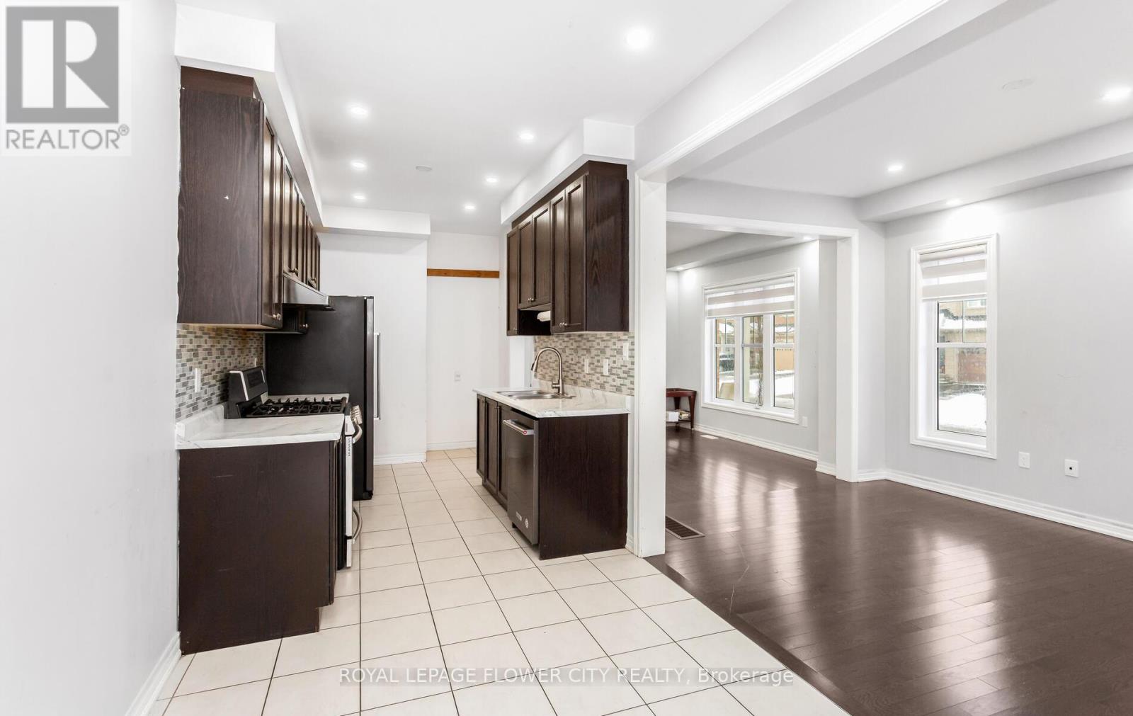 106 Lanark Circle, Brampton, Ontario  L6X 5L3 - Photo 15 - W12674632