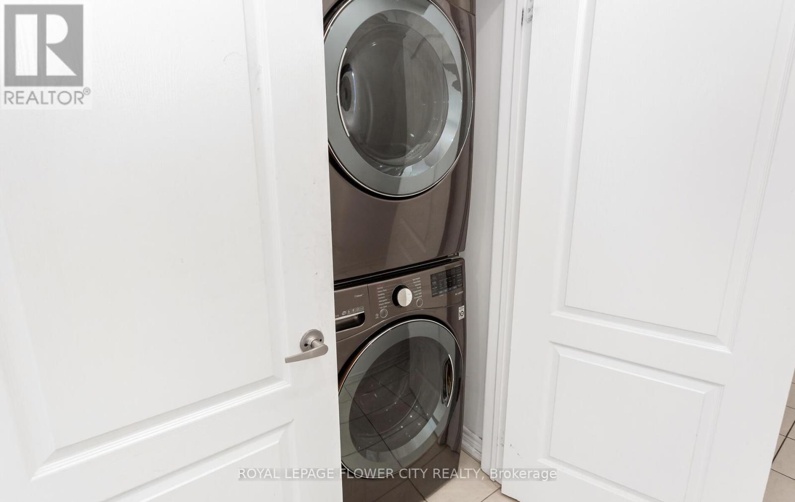 106 Lanark Circle, Brampton, Ontario  L6X 5L3 - Photo 22 - W12674632