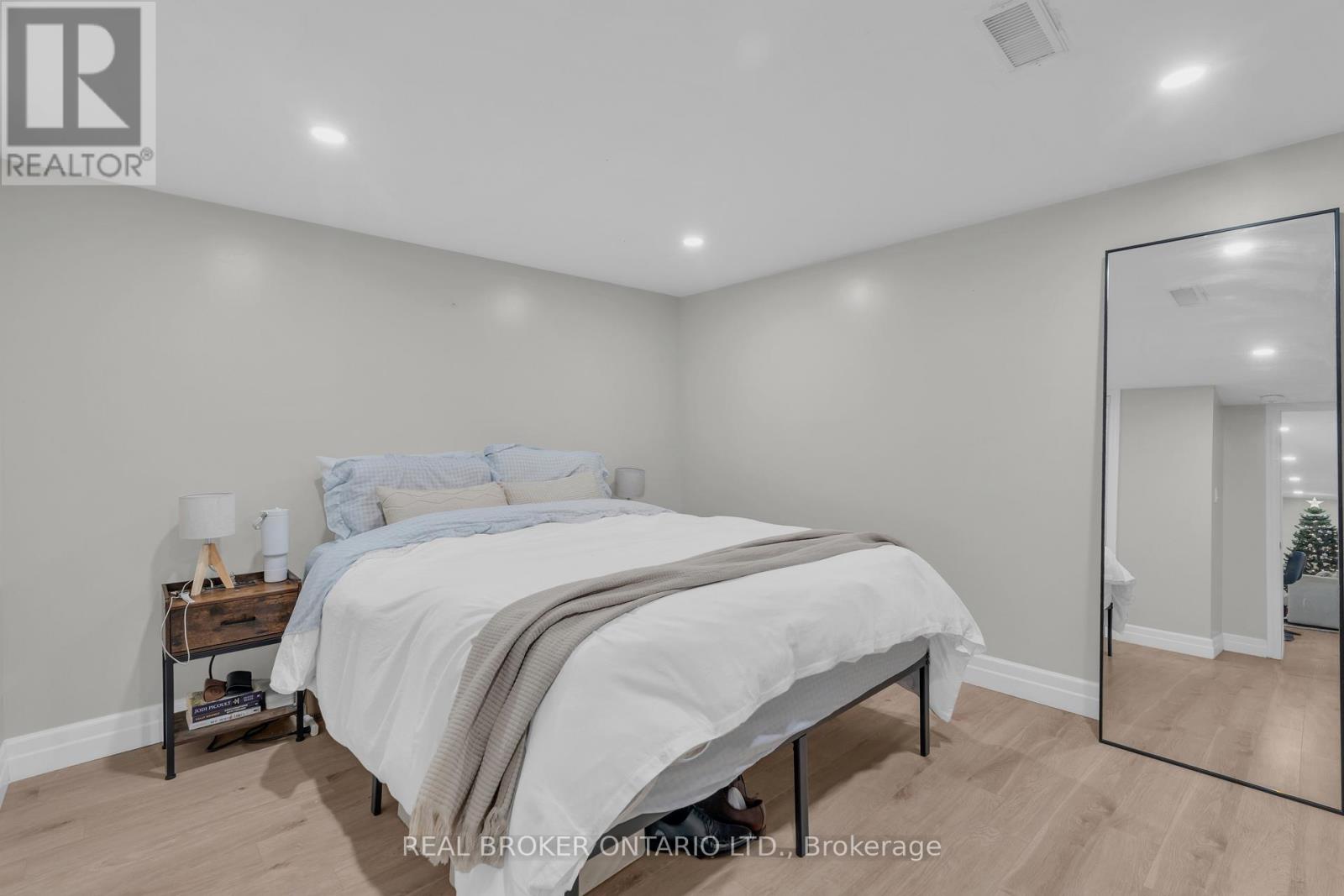 220 Bruce Street, Kitchener, Ontario  N2B 1Z3 - Photo 35 - X12674658