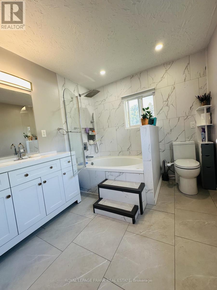 535 Old Highway 2 Highway, Quinte West, Ontario  K8V 5P5 - Photo 10 - X12674696