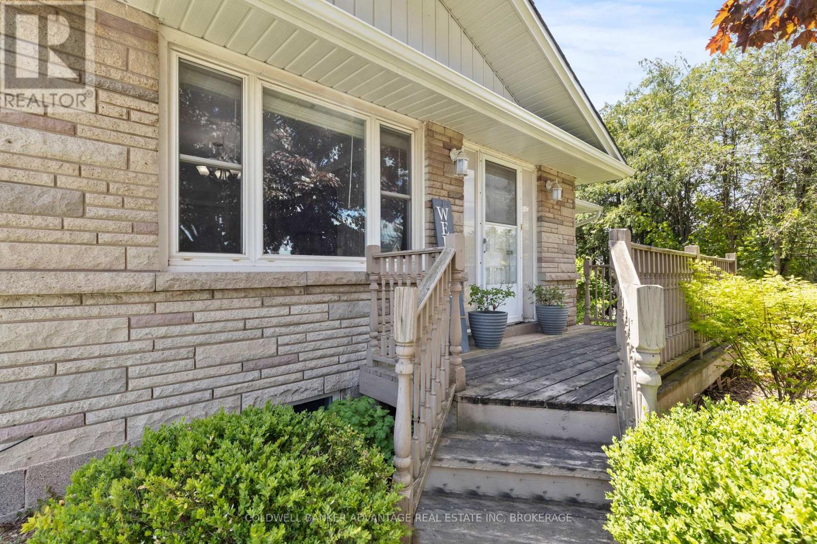 302 Main Street E, Grimsby, Ontario  L3M 1P8 - Photo 3 - X12674682