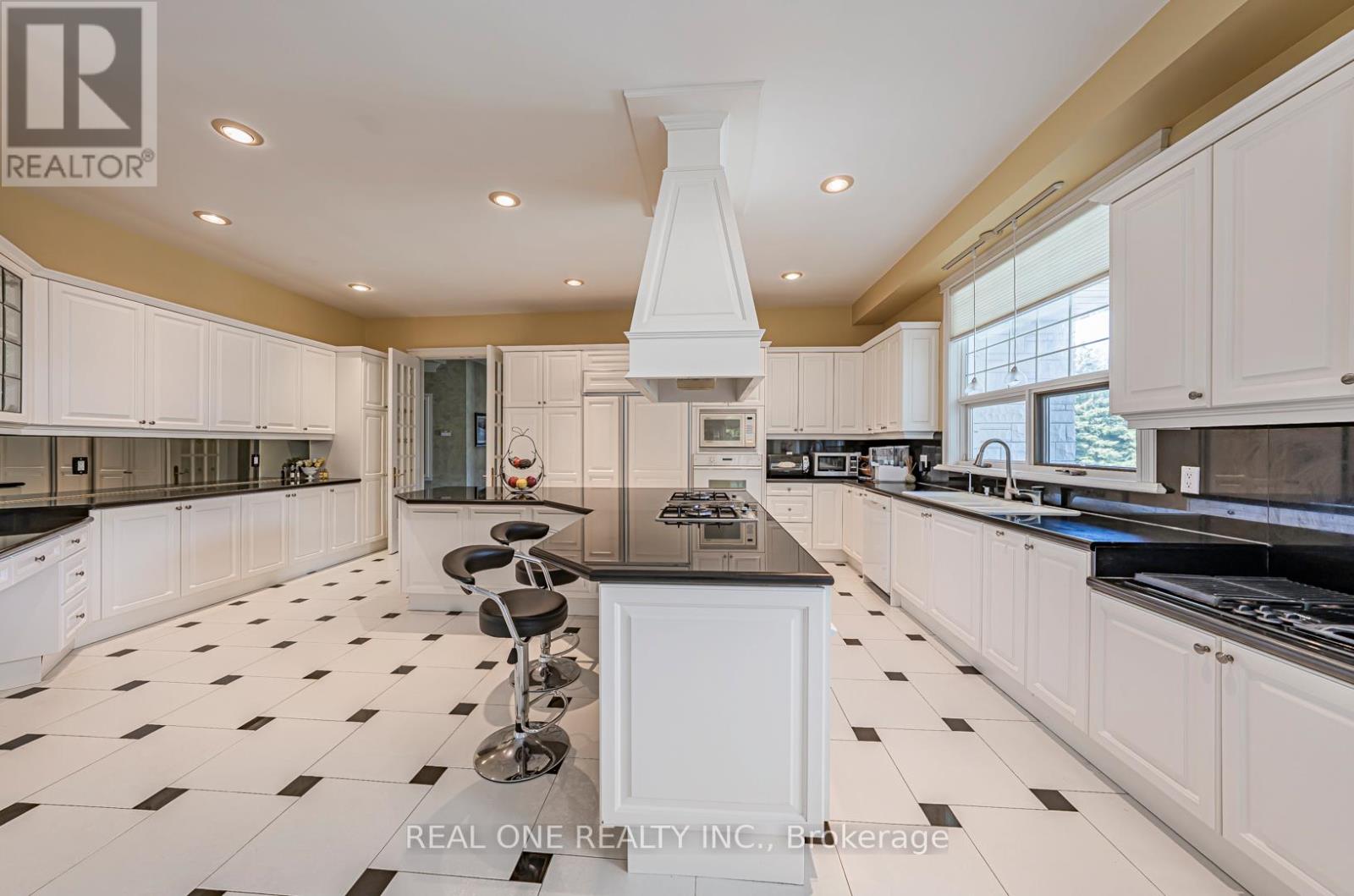 14 Alm Court, Aurora, Ontario  L4G 6W7 - Photo 25 - N12674676