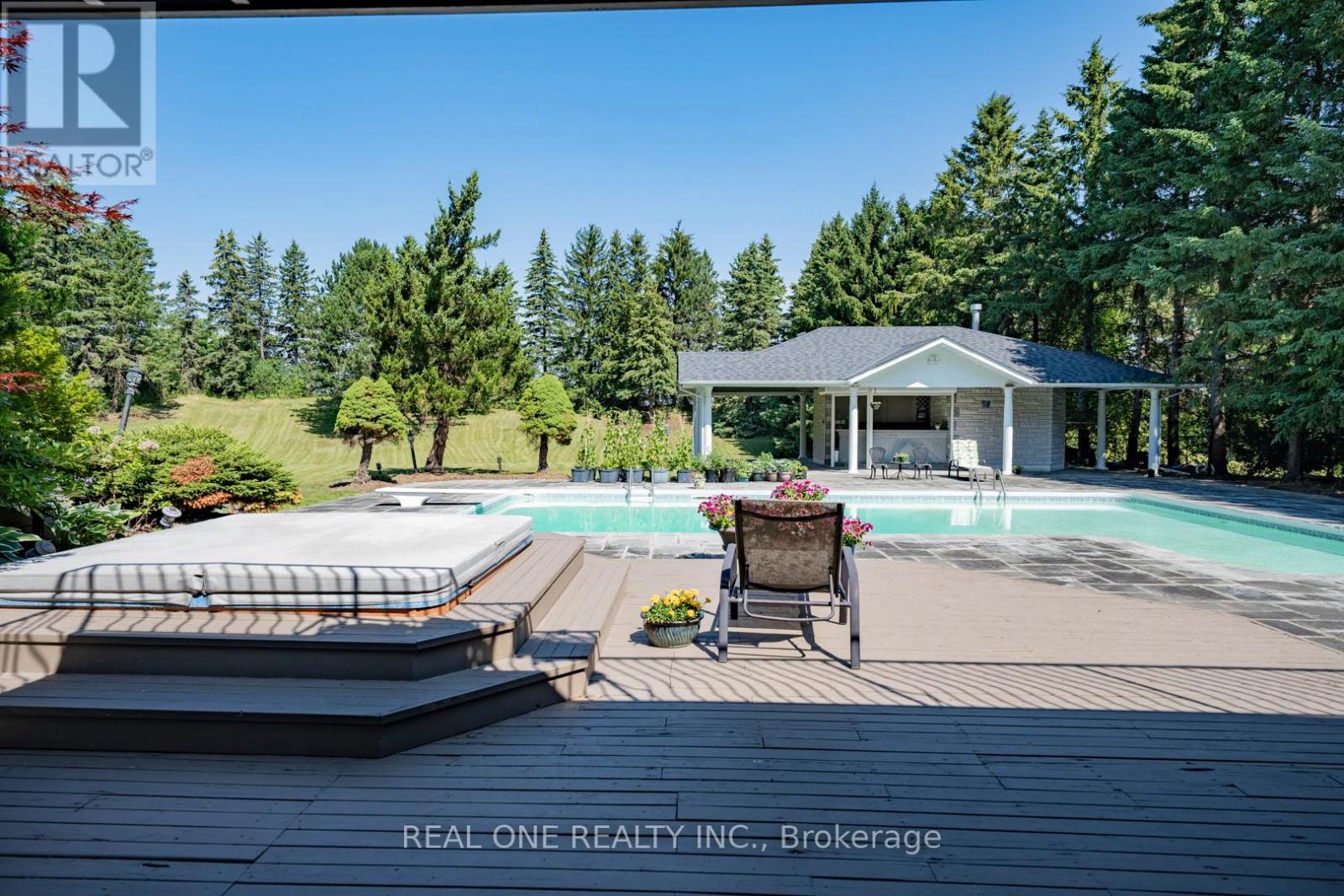 14 Alm Court, Aurora, Ontario  L4G 6W7 - Photo 8 - N12674676