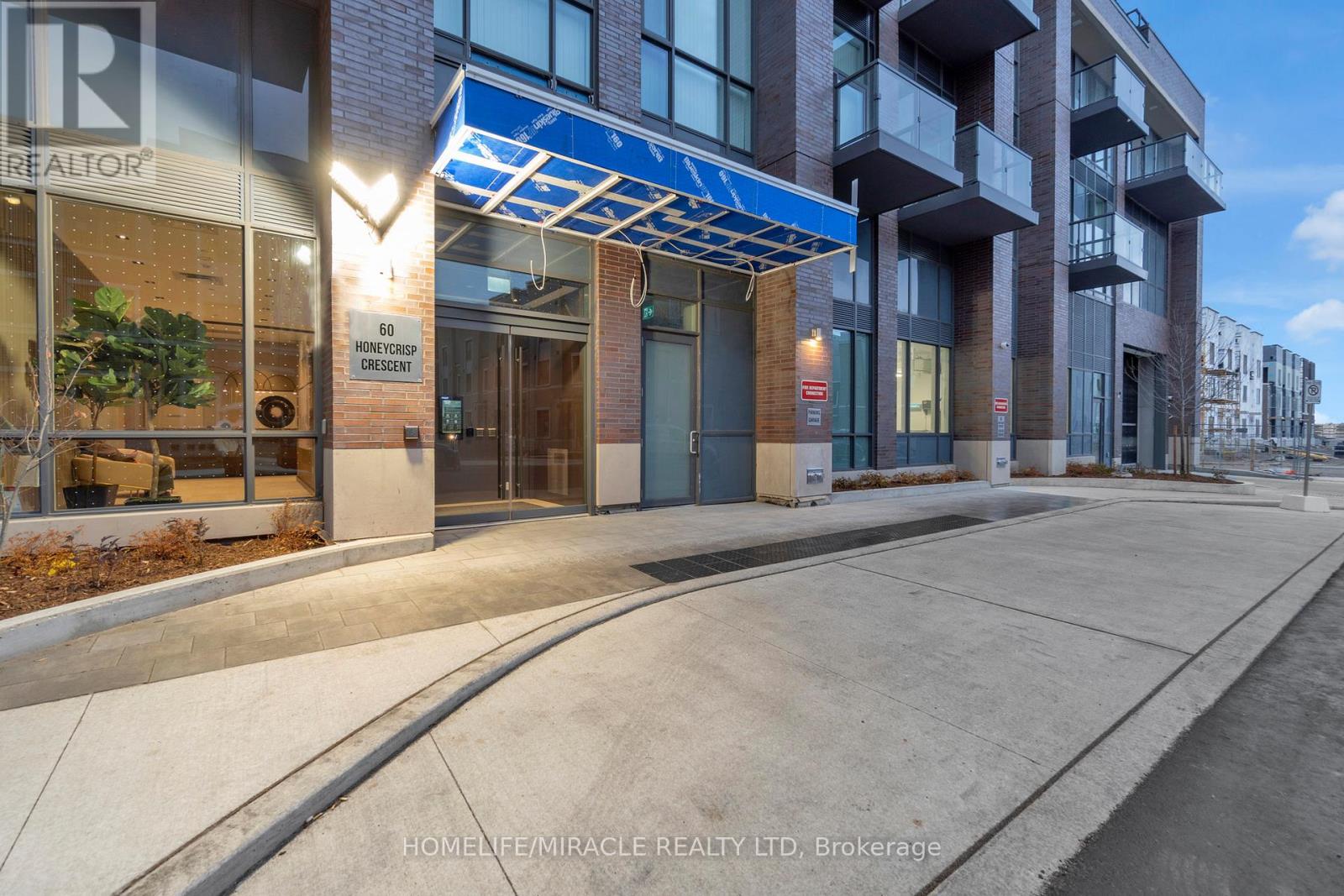 801 - 60 Honeycrisp Crescent, Vaughan, Ontario  L4K 0M5 - Photo 2 - N12674684