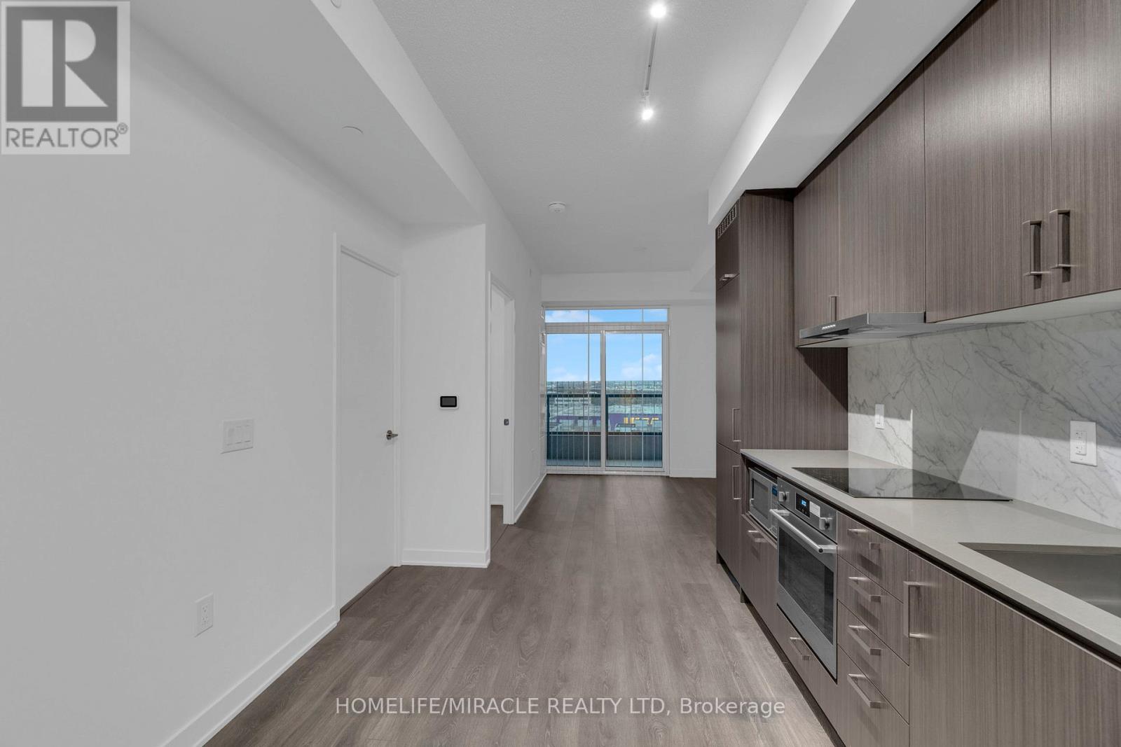 801 - 60 Honeycrisp Crescent, Vaughan, Ontario  L4K 0M5 - Photo 5 - N12674684