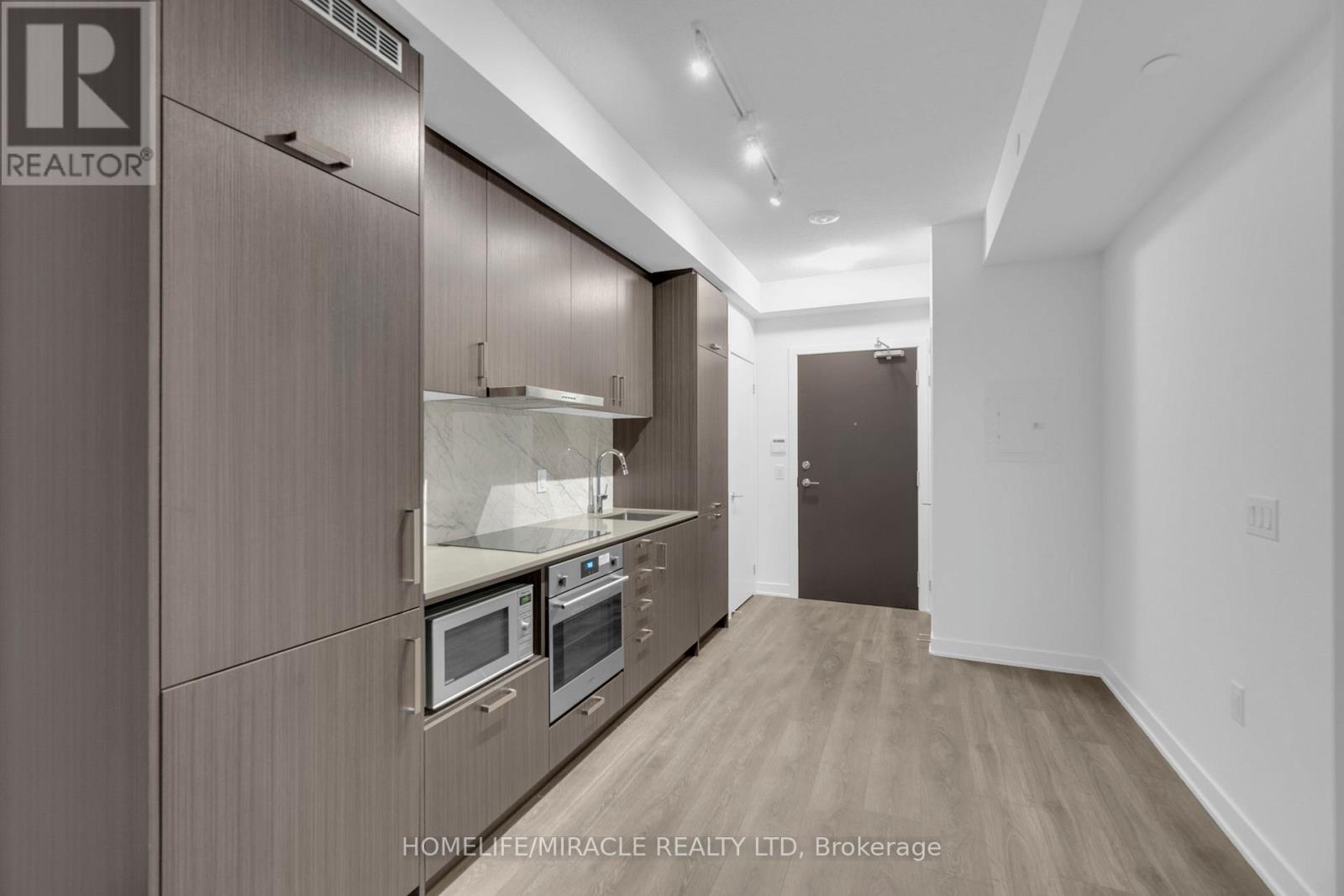 801 - 60 Honeycrisp Crescent, Vaughan, Ontario  L4K 0M5 - Photo 8 - N12674684