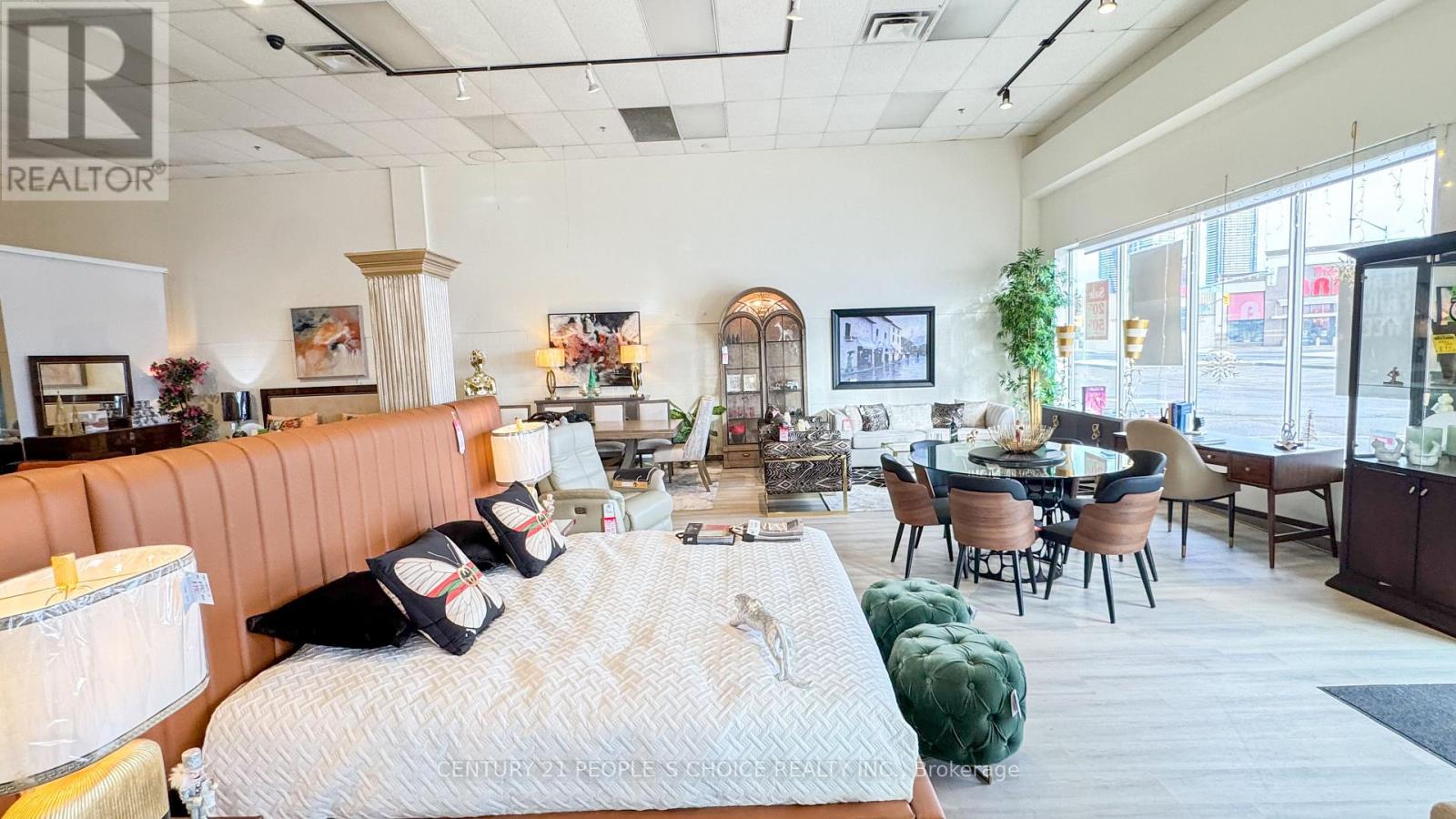 2 - 156 Chrislea Road, Vaughan, Ontario  L4L 8V1 - Photo 5 - N12674692