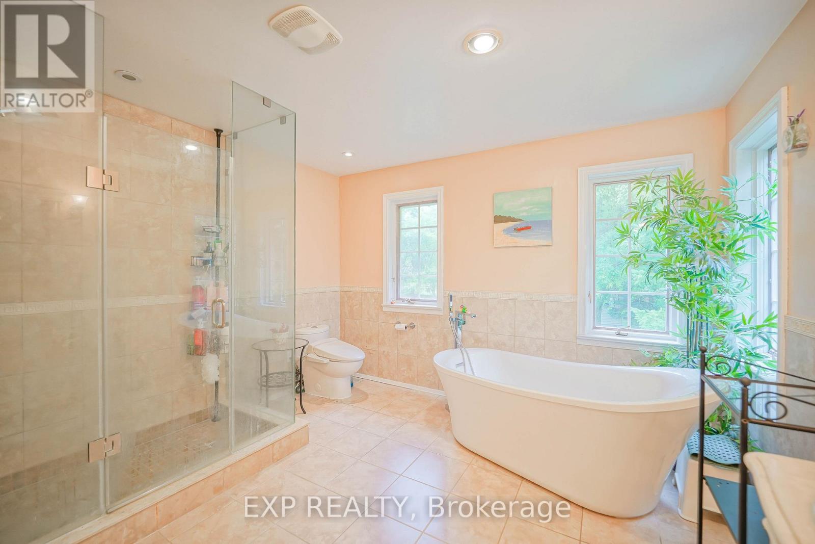 54 Ridgewood Drive, Richmond Hill, Ontario  L4E 3M1 - Photo 11 - N12674694