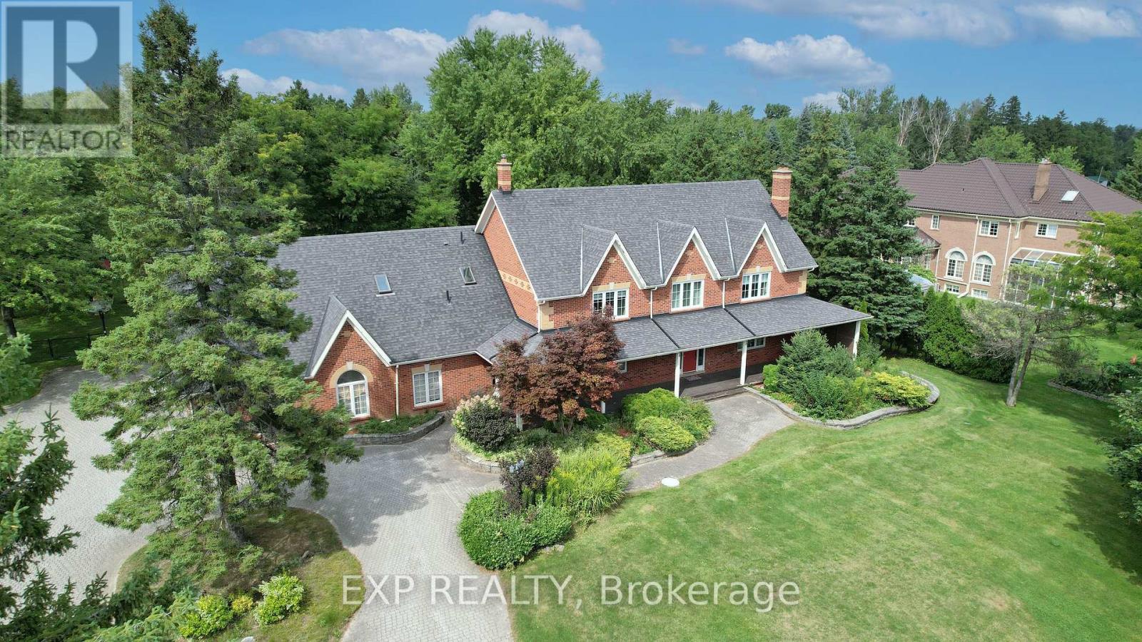 54 Ridgewood Drive, Richmond Hill, Ontario  L4E 3M1 - Photo 2 - N12674694