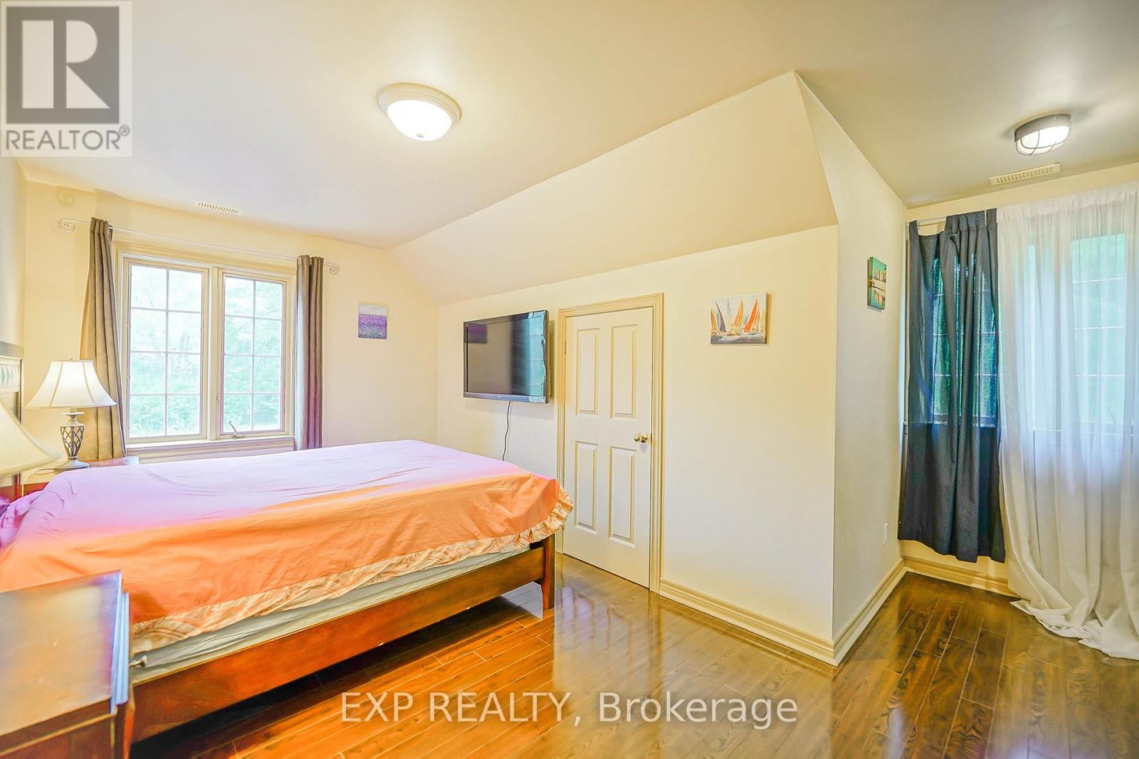 54 Ridgewood Drive, Richmond Hill, Ontario  L4E 3M1 - Photo 21 - N12674694