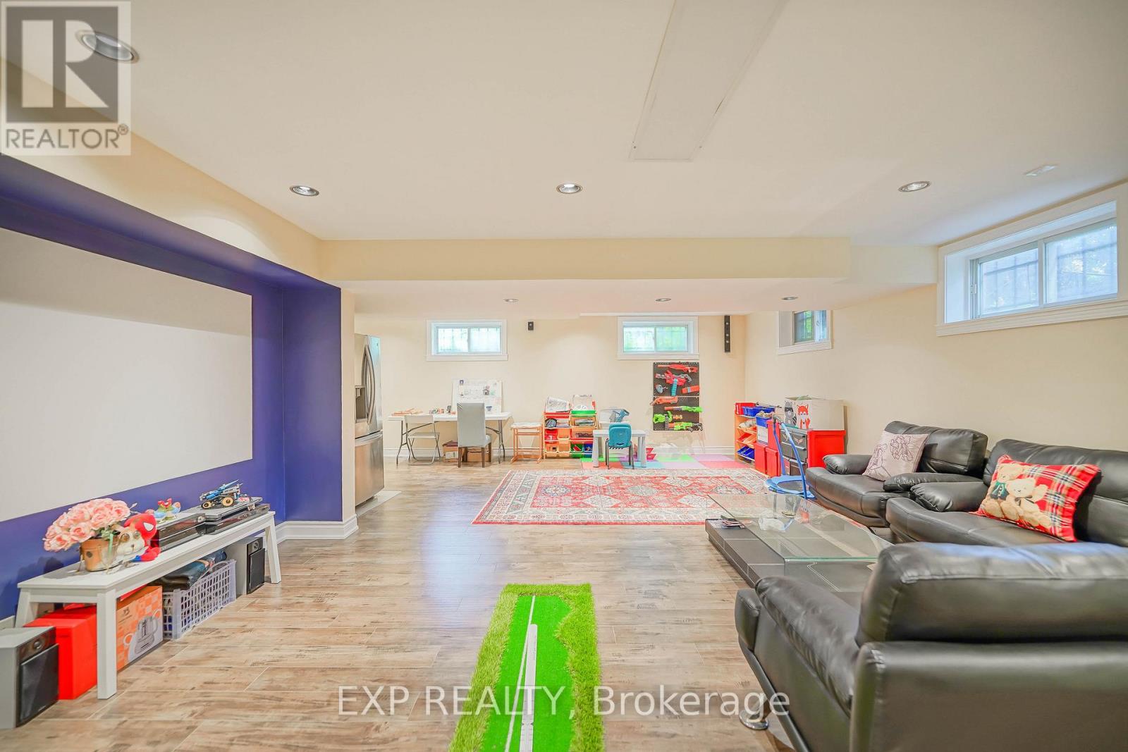 54 Ridgewood Drive, Richmond Hill, Ontario  L4E 3M1 - Photo 24 - N12674694